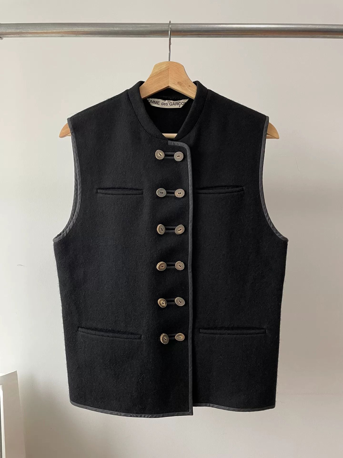 Comme des Garcons Comme des Garçons 1981 Paris Debut Wood Button Vest Size M / US 6-8 / IT 42-44 - 2 Thumbnail