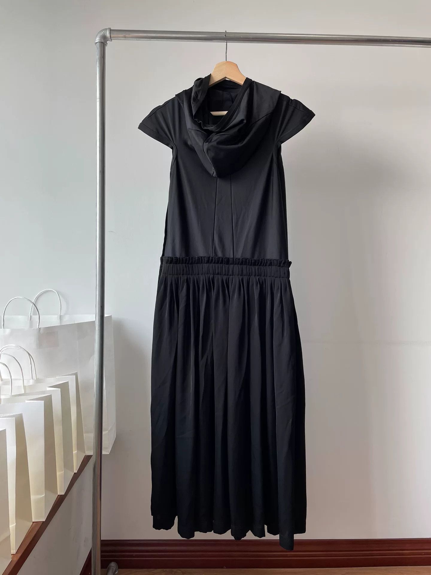 Comme des Garcons Comme des Garcons Hooded Dress Size XS / US 0-2 / IT 36-38 - 2 Thumbnail