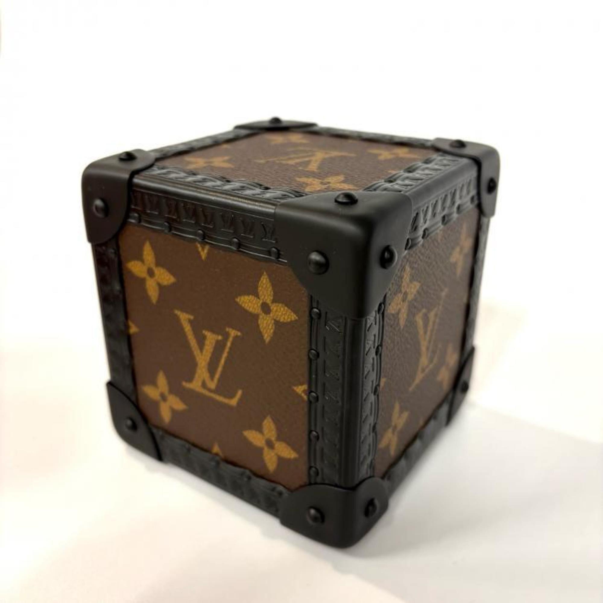 Louis Vuitton Louis Vuitton Trunk-Shaped Cube Monogram VIP Exclusive Novelty R99583 Figurine Size ONE SIZE - 2 Thumbnail