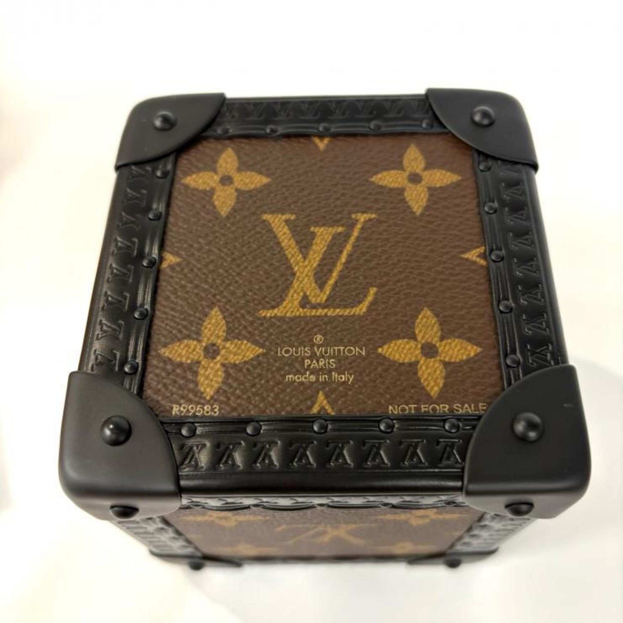 Louis Vuitton Louis Vuitton Trunk-Shaped Cube Monogram VIP Exclusive Novelty R99583 Figurine Size ONE SIZE - 5 Thumbnail