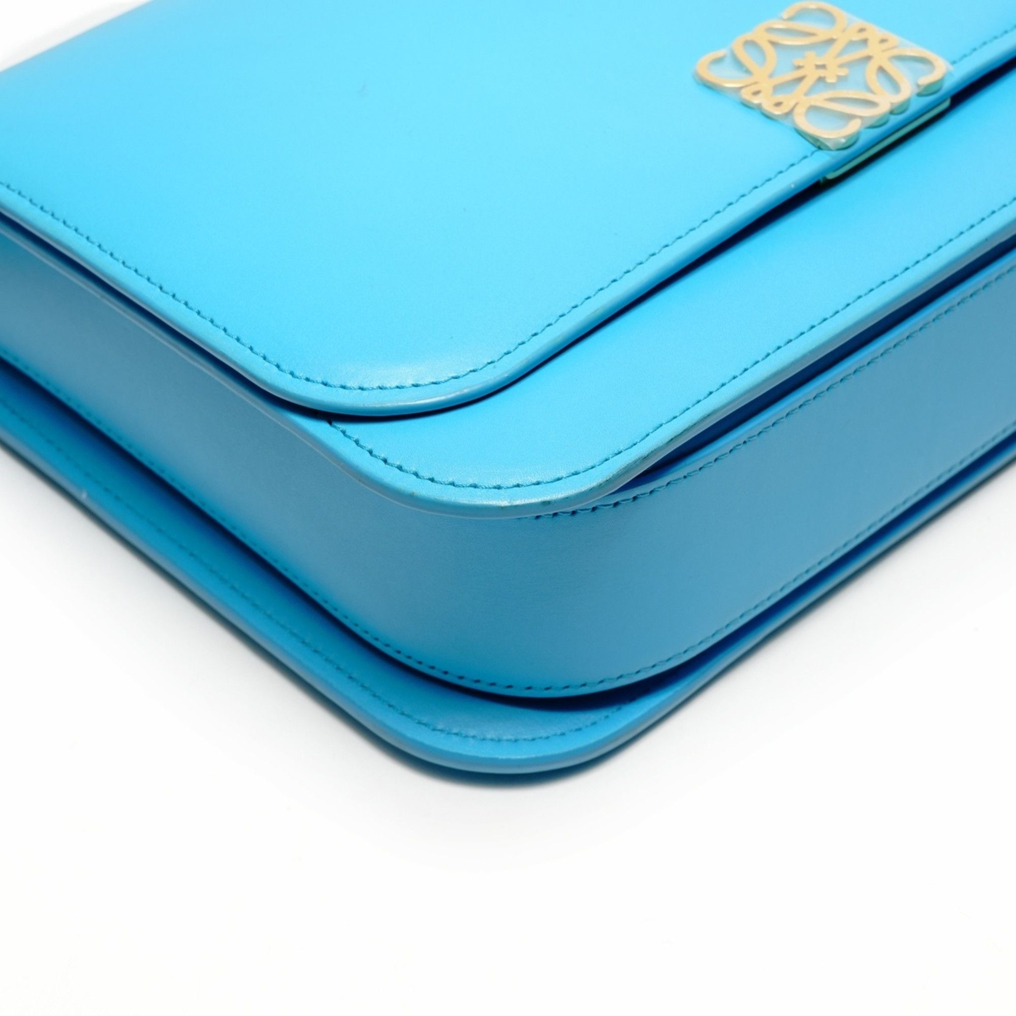 Loewe LOEWE Goya Medium Leather Turquoise Shoulder Bag in Blue Size ONE SIZE - 5 Thumbnail