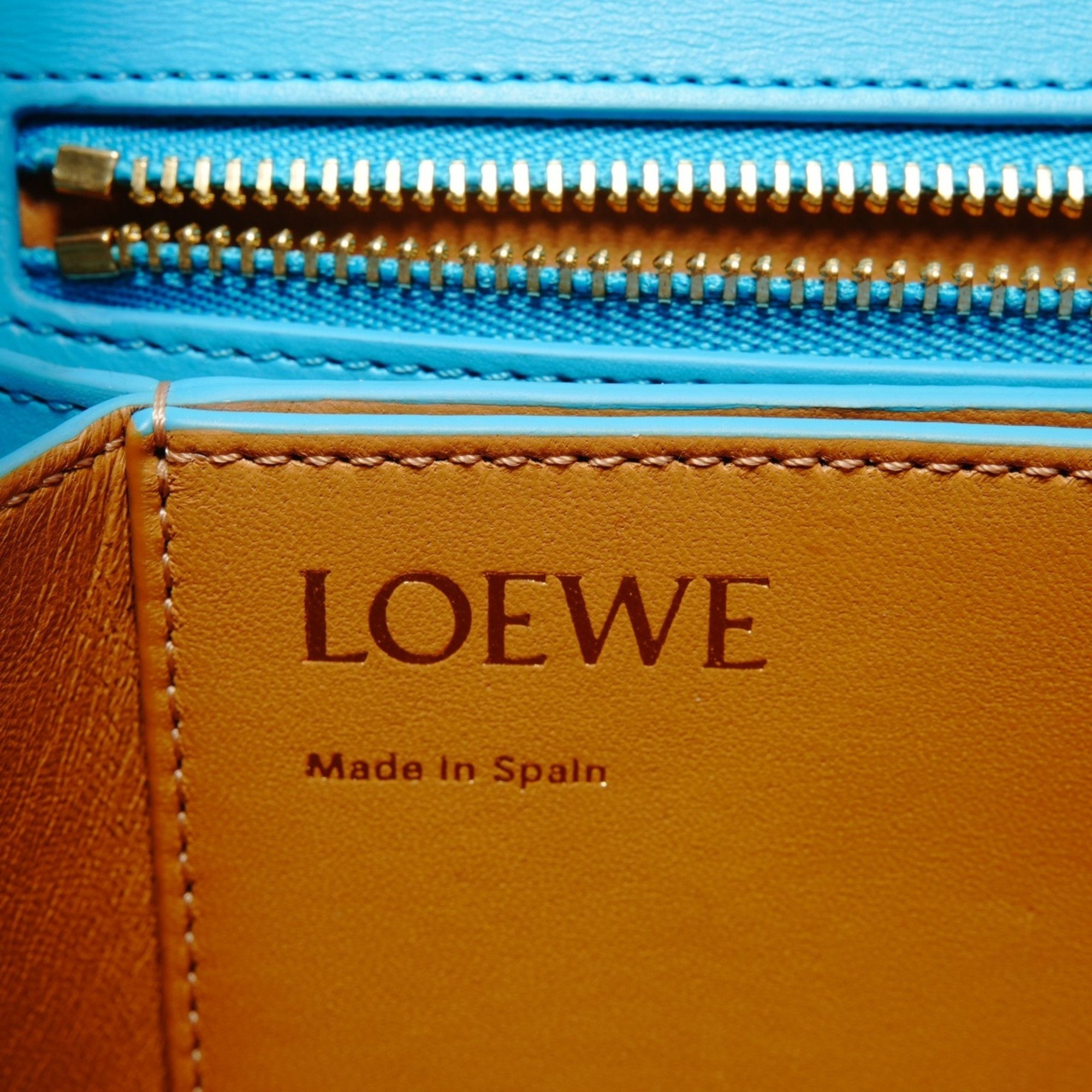 Loewe LOEWE Goya Medium Leather Turquoise Shoulder Bag in Blue Size ONE SIZE - 10 Thumbnail