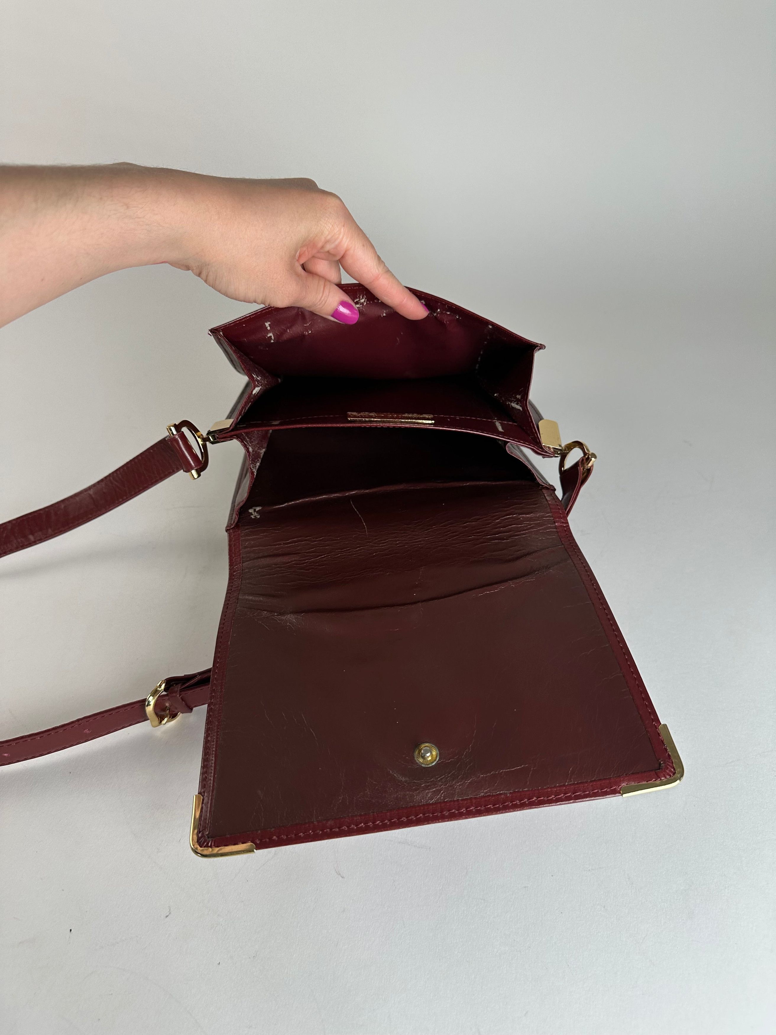 Cartier Vintage Leather Shoulder Bag Burgundy Size ONE SIZE - 5 Thumbnail