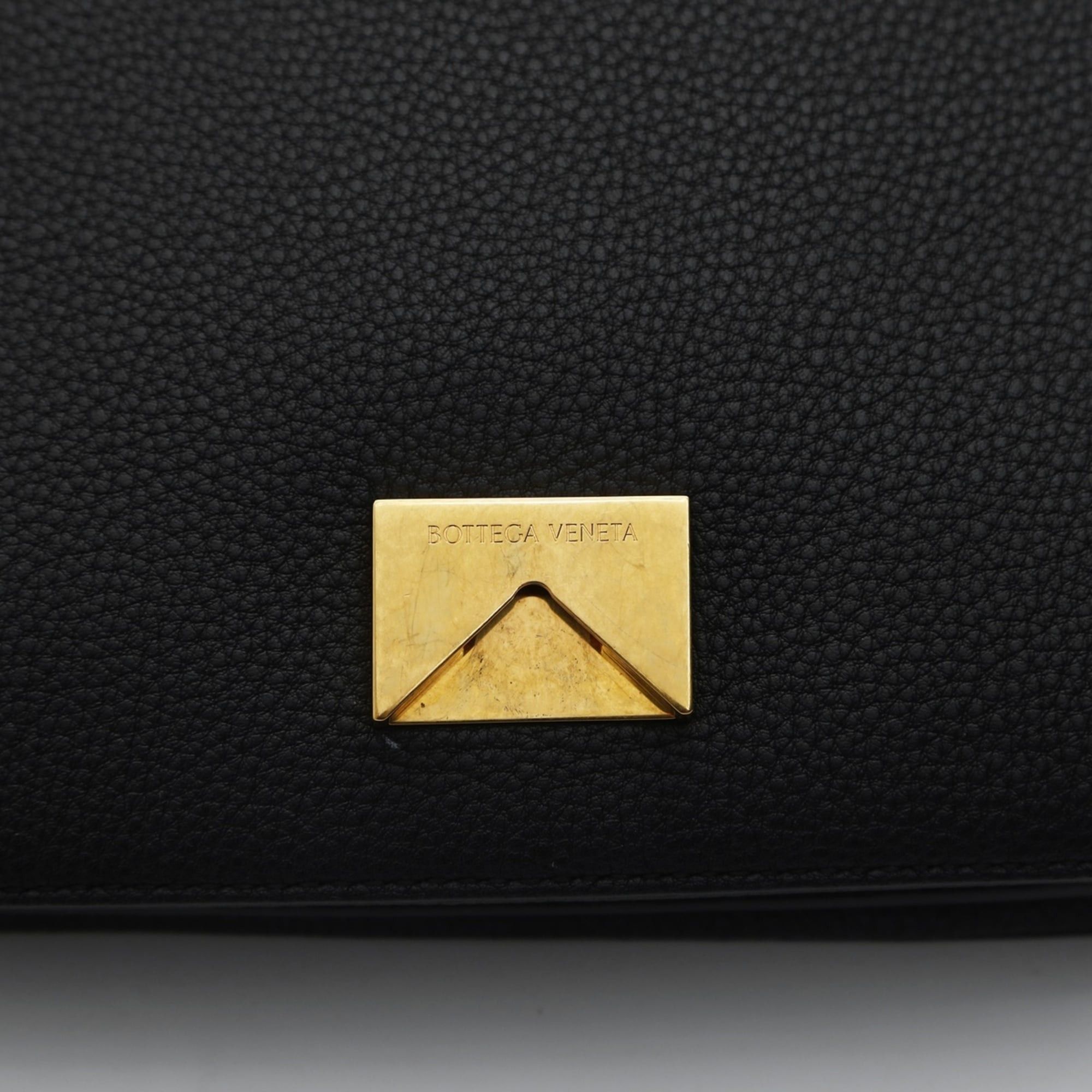 Bottega Veneta Bottega Veneta Leather Mount Envelope Chain Shoulder Bag in Black Size ONE SIZE - 14 Thumbnail