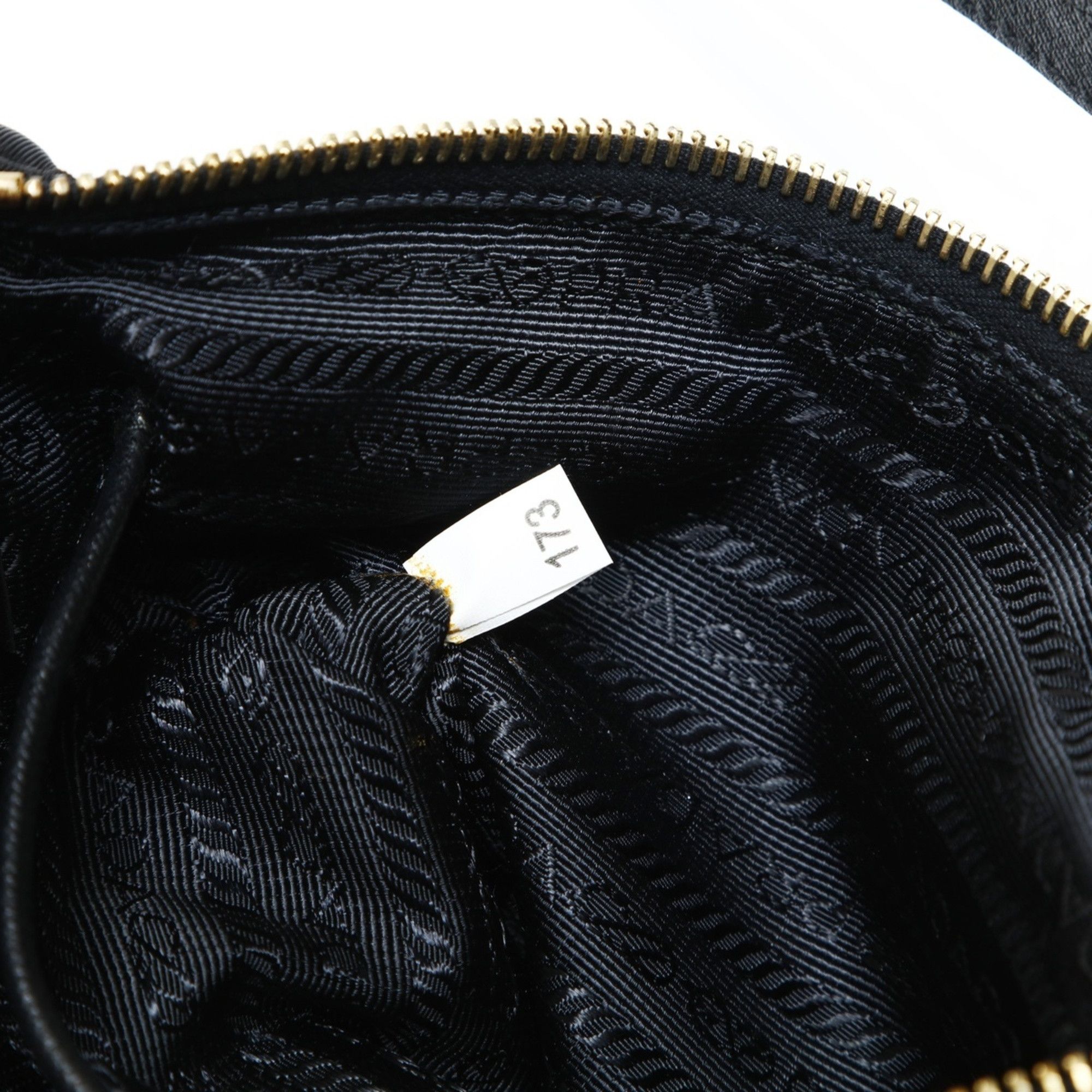 Prada Prada nylon one-shoulder shoulder bag in black Size ONE SIZE - 11 Thumbnail