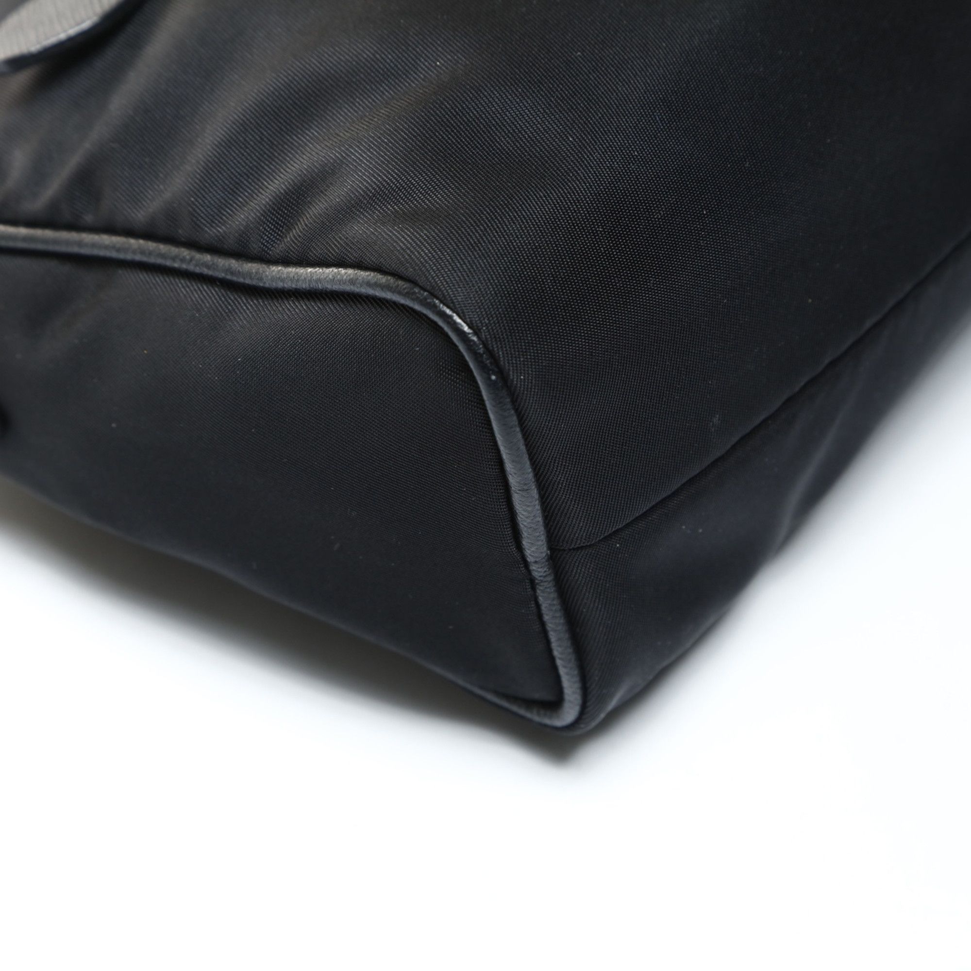 Prada Prada nylon one-shoulder shoulder bag in black Size ONE SIZE - 5 Thumbnail