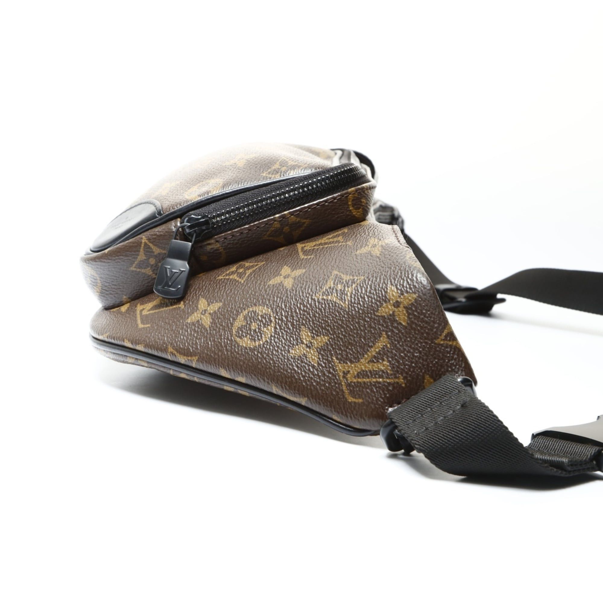 Louis Vuitton Louis Vuitton 2020 Monogram Macassar Christopher Bumbag Shoulder Bag in Brown Size ONE SIZE - 4 Thumbnail