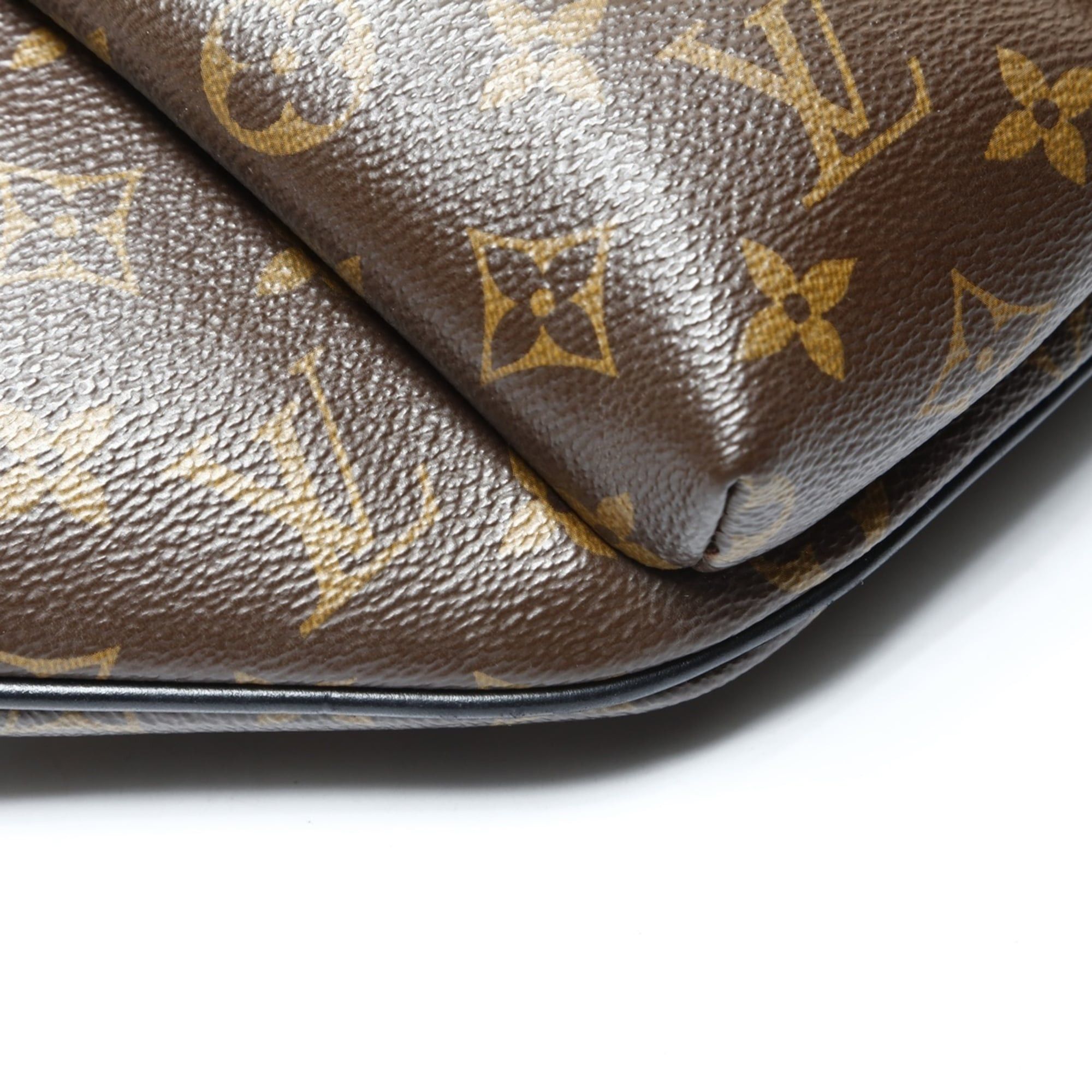 Louis Vuitton Louis Vuitton 2020 Monogram Macassar Christopher Bumbag Shoulder Bag in Brown Size ONE SIZE - 5 Thumbnail