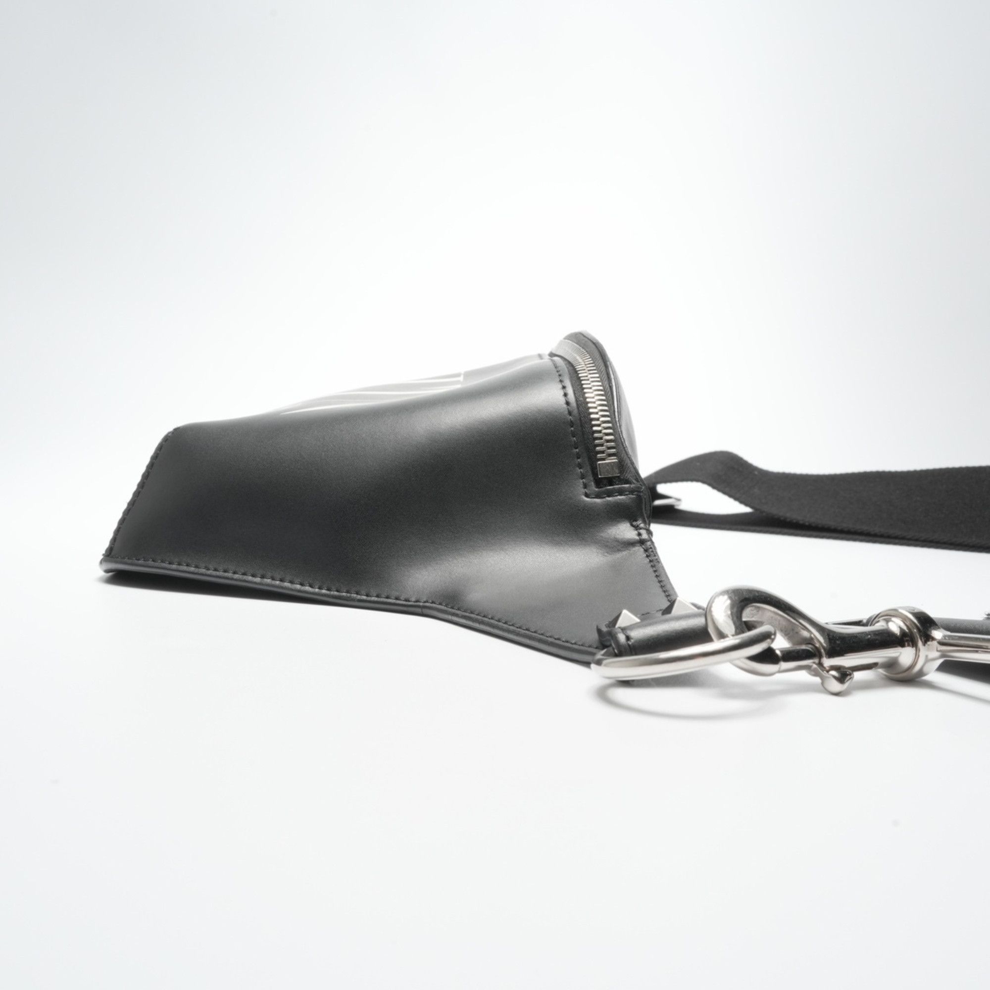 Valentino Valentino VLTN logo leather shoulder bag in black Size ONE SIZE - 7 Thumbnail