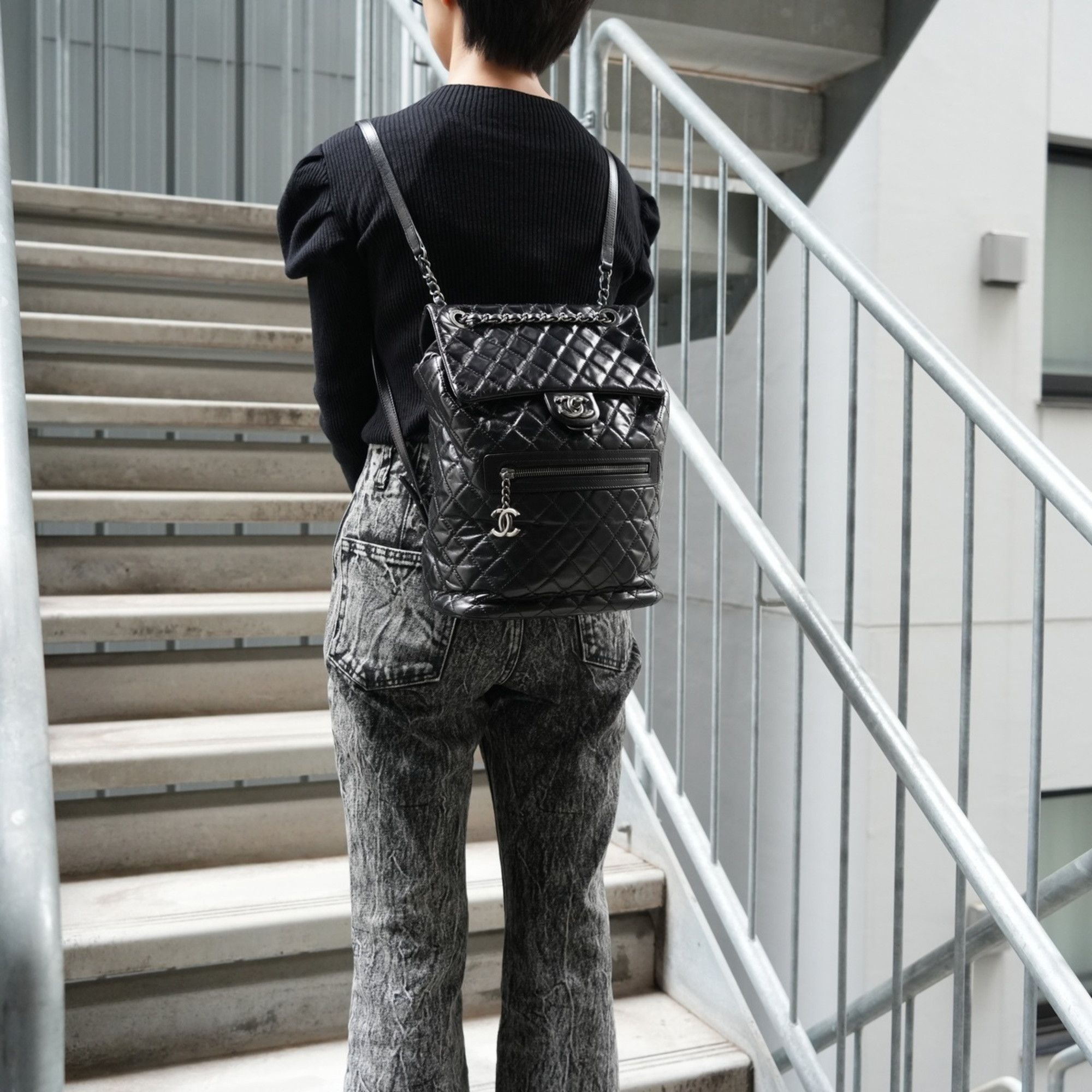 Chanel CHANEL 23 Series 2016-2017 Matelasse Leather Backpack/Daypack in Black Size ONE SIZE - 16 Thumbnail