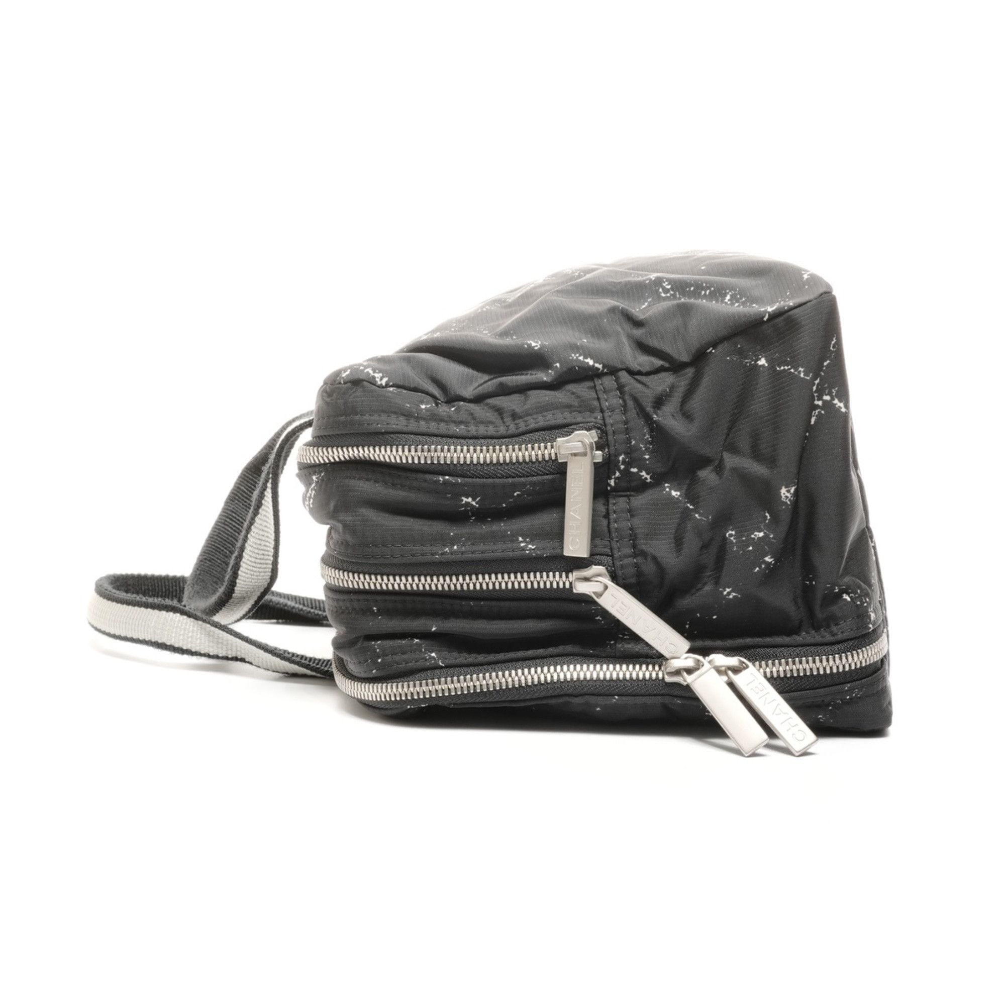 Chanel CHANEL No. 5 1997-1999 Nylon Travel Line Handbag in Black Size ONE SIZE - 5 Thumbnail