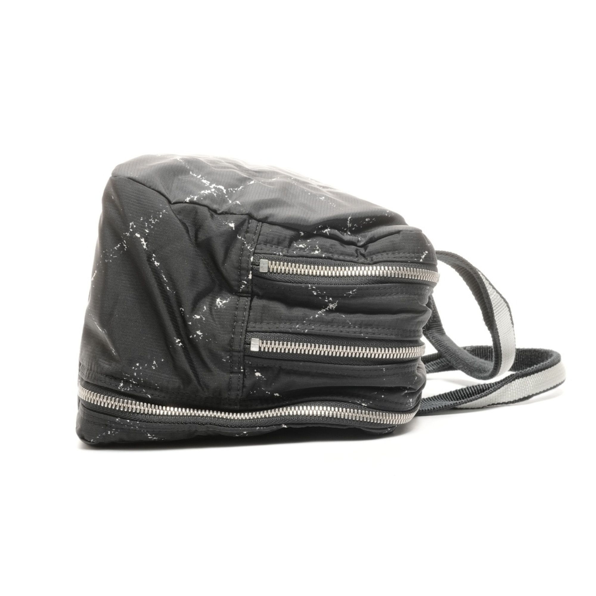 Chanel CHANEL No. 5 1997-1999 Nylon Travel Line Handbag in Black Size ONE SIZE - 6 Thumbnail