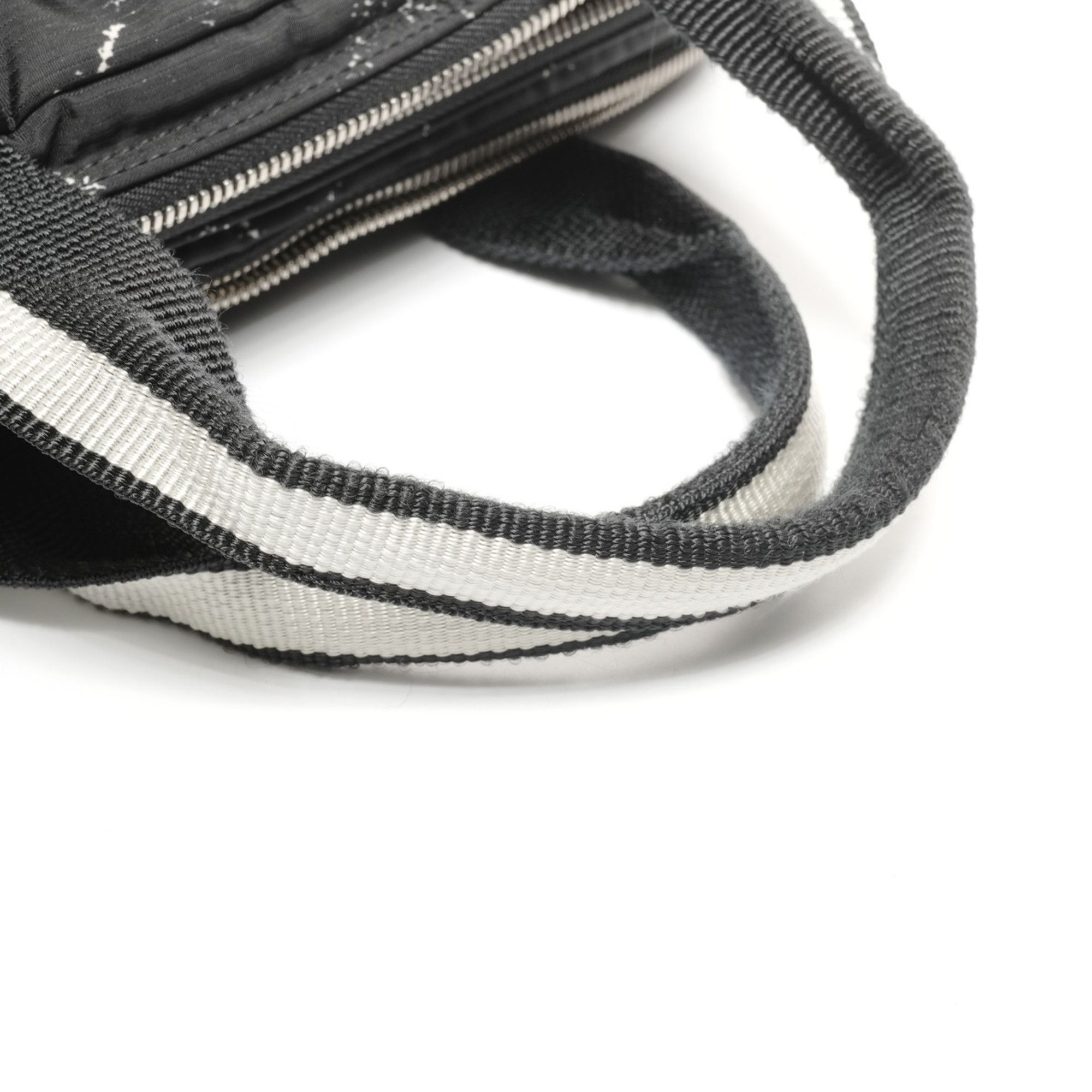 Chanel CHANEL No. 5 1997-1999 Nylon Travel Line Handbag in Black Size ONE SIZE - 14 Thumbnail