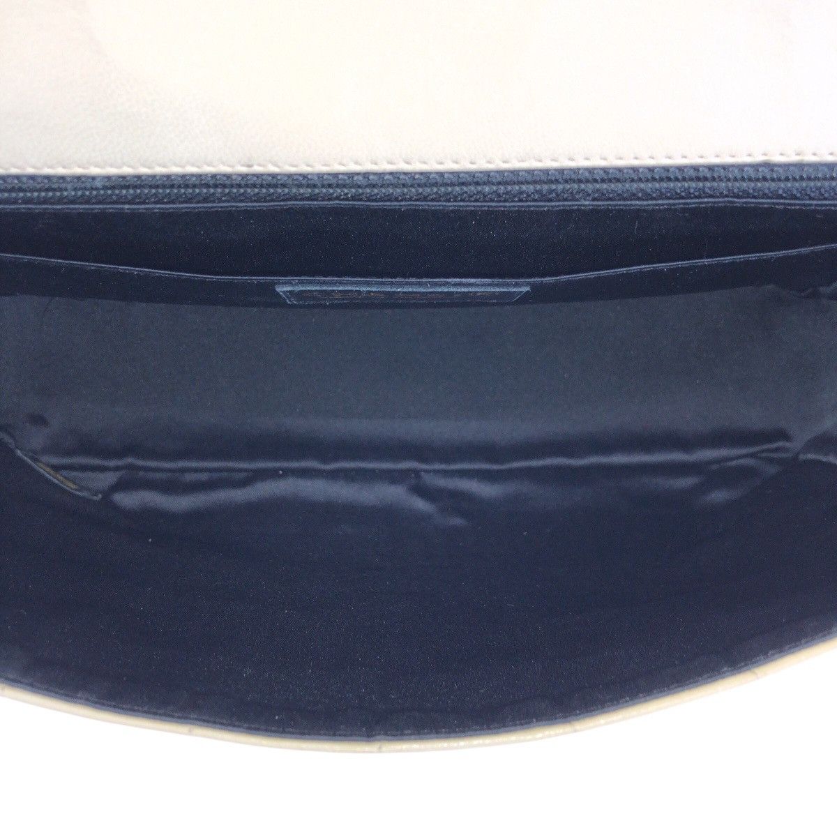 Chanel Chanel Chanel Lambskin Shoulder Bag Leather Shoulder Bag DUTY FREE for USA Size ONE SIZE - 9 Thumbnail