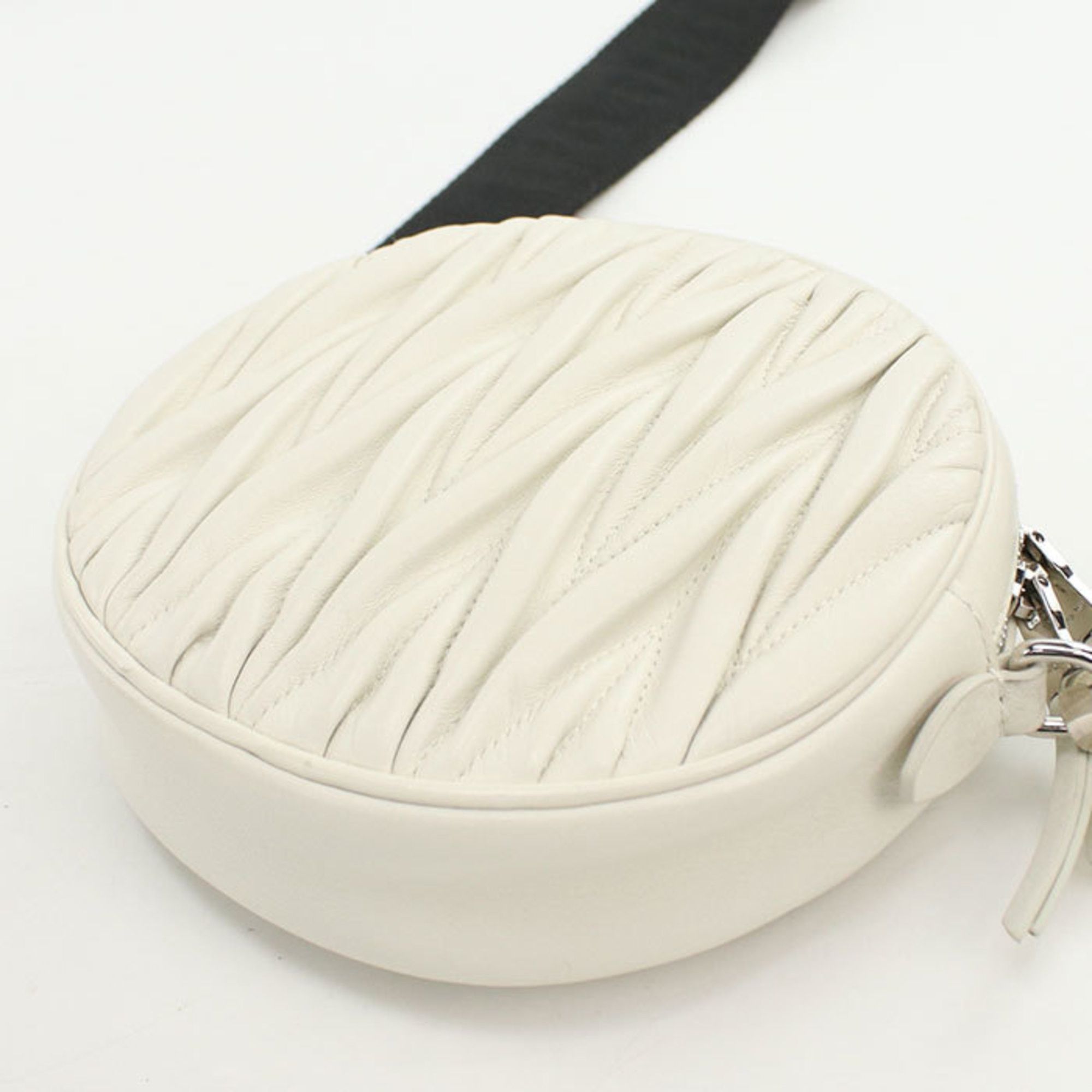 Miu Miu Miu Miu MIU Outlet Matelasse Shoulder Bag for Women, White Size ONE SIZE - 2 Thumbnail