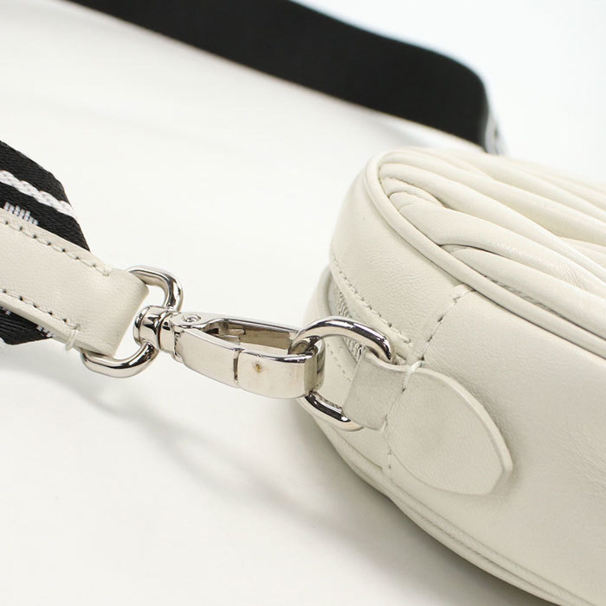 Miu Miu Miu Miu MIU Outlet Matelasse Shoulder Bag for Women, White Size ONE SIZE - 7 Thumbnail