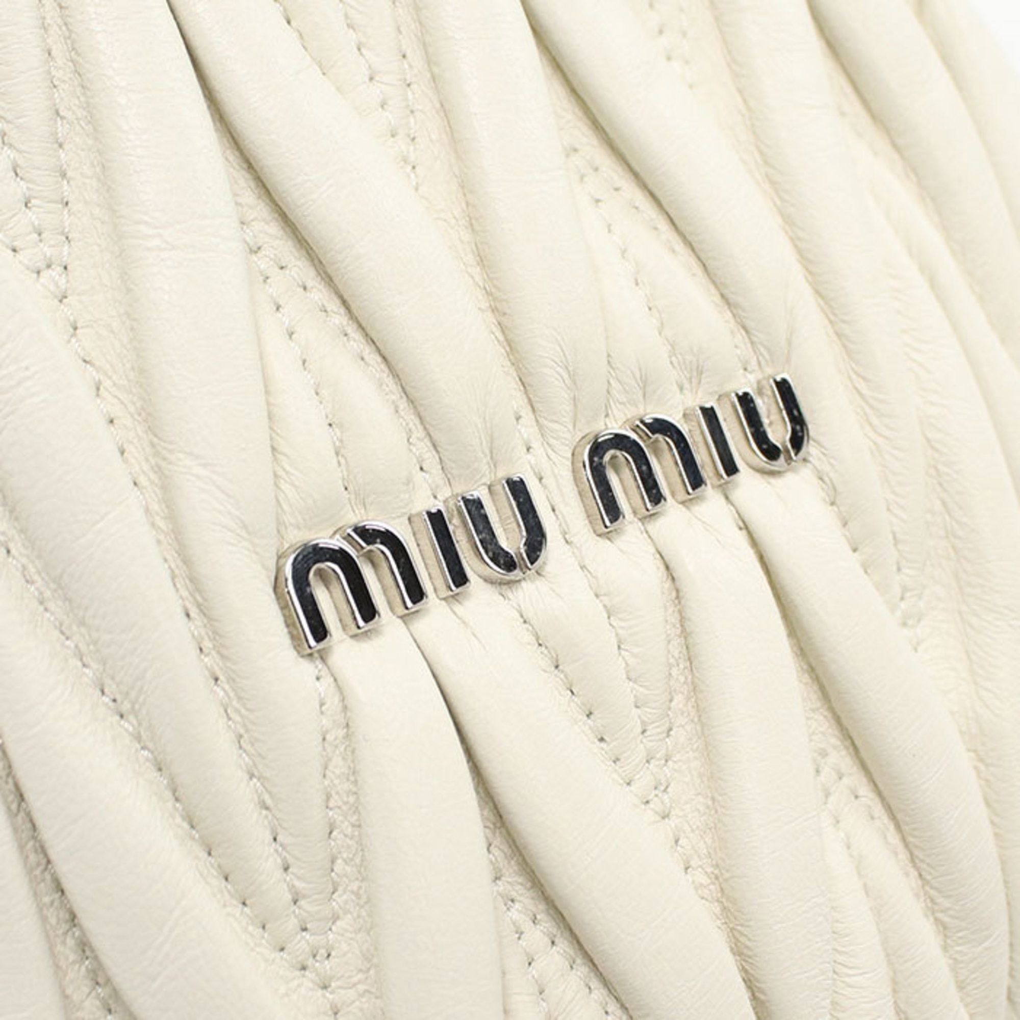 Miu Miu Miu Miu MIU Outlet Matelasse Shoulder Bag for Women, White Size ONE SIZE - 5 Thumbnail