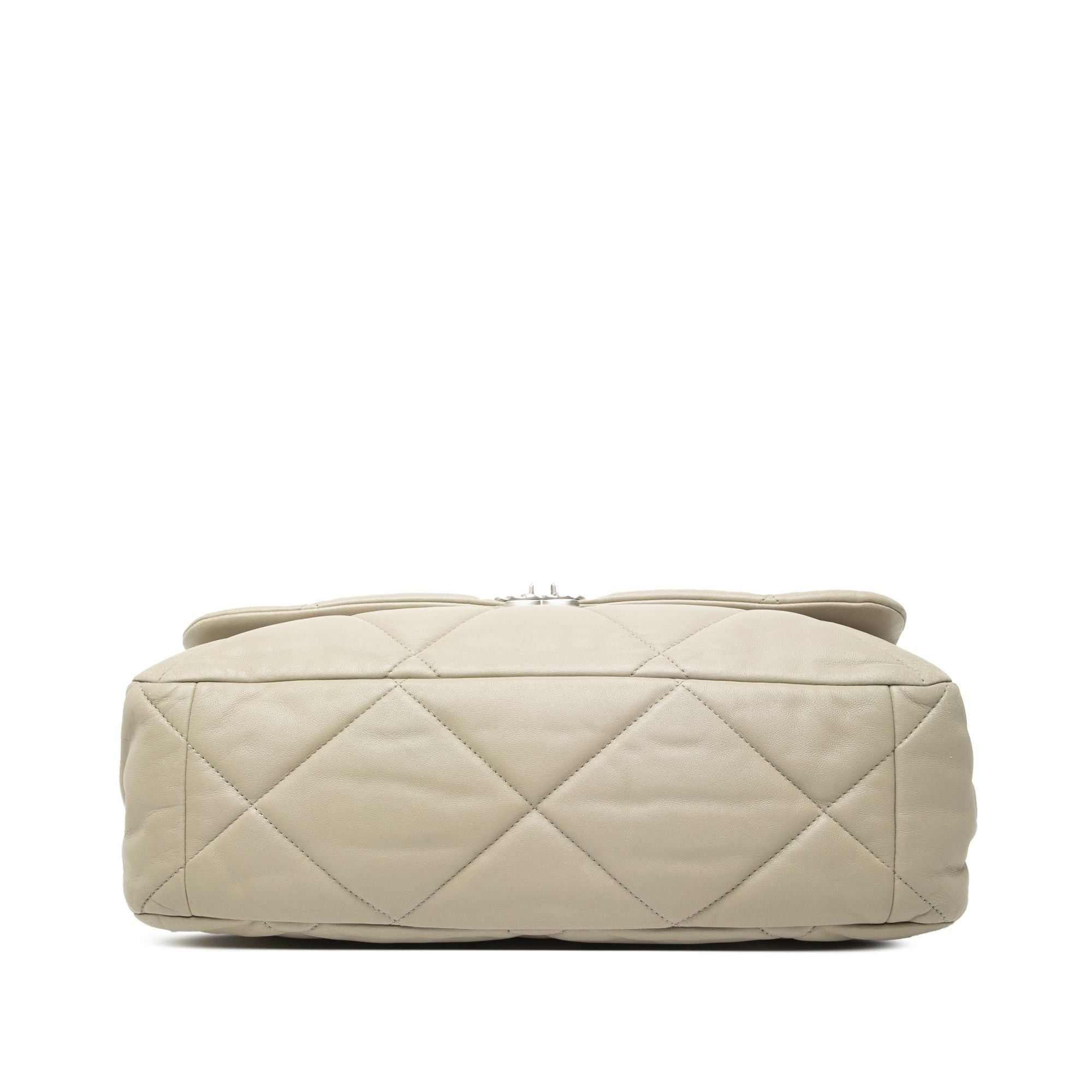 Chanel Maxi Lambskin 19 Flap Size ONE SIZE - 3 Thumbnail