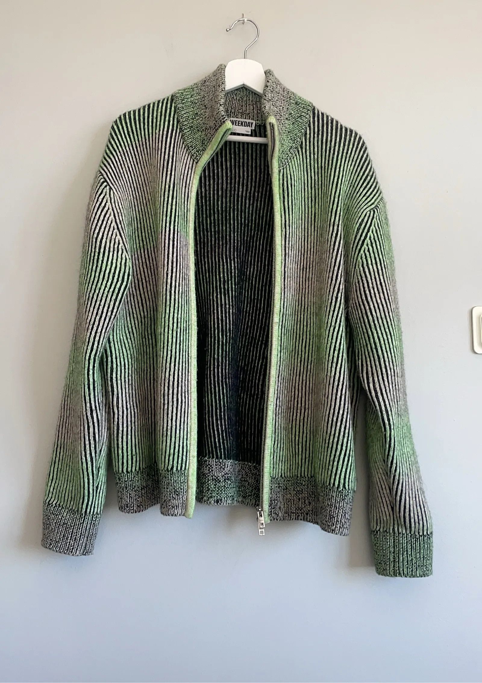 Weekday Weekday Cardigan Size US M / EU 48-50 / 2 - 3 Thumbnail