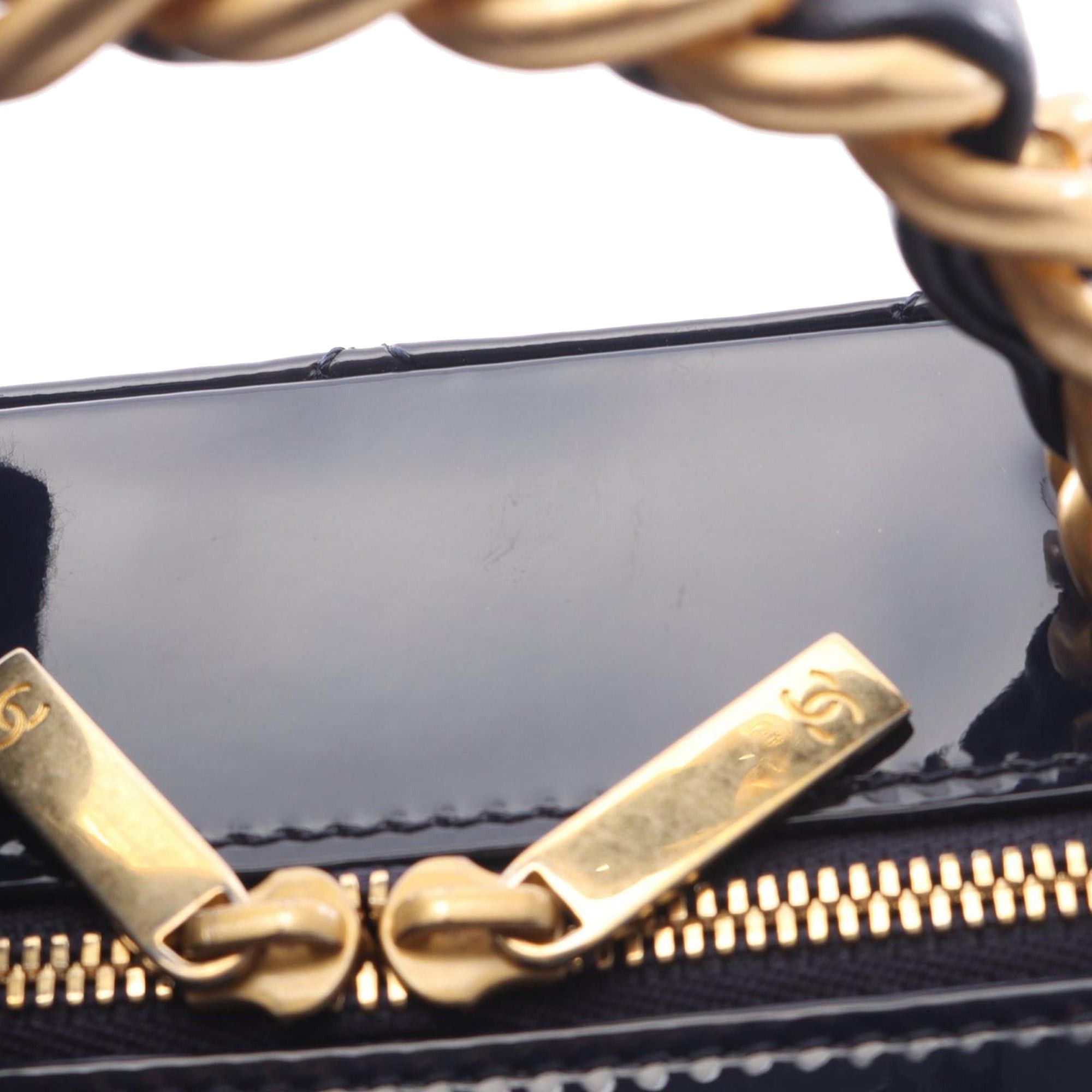 Chanel CC Quilted Patent Vanity Case Size ONE SIZE - 8 Thumbnail