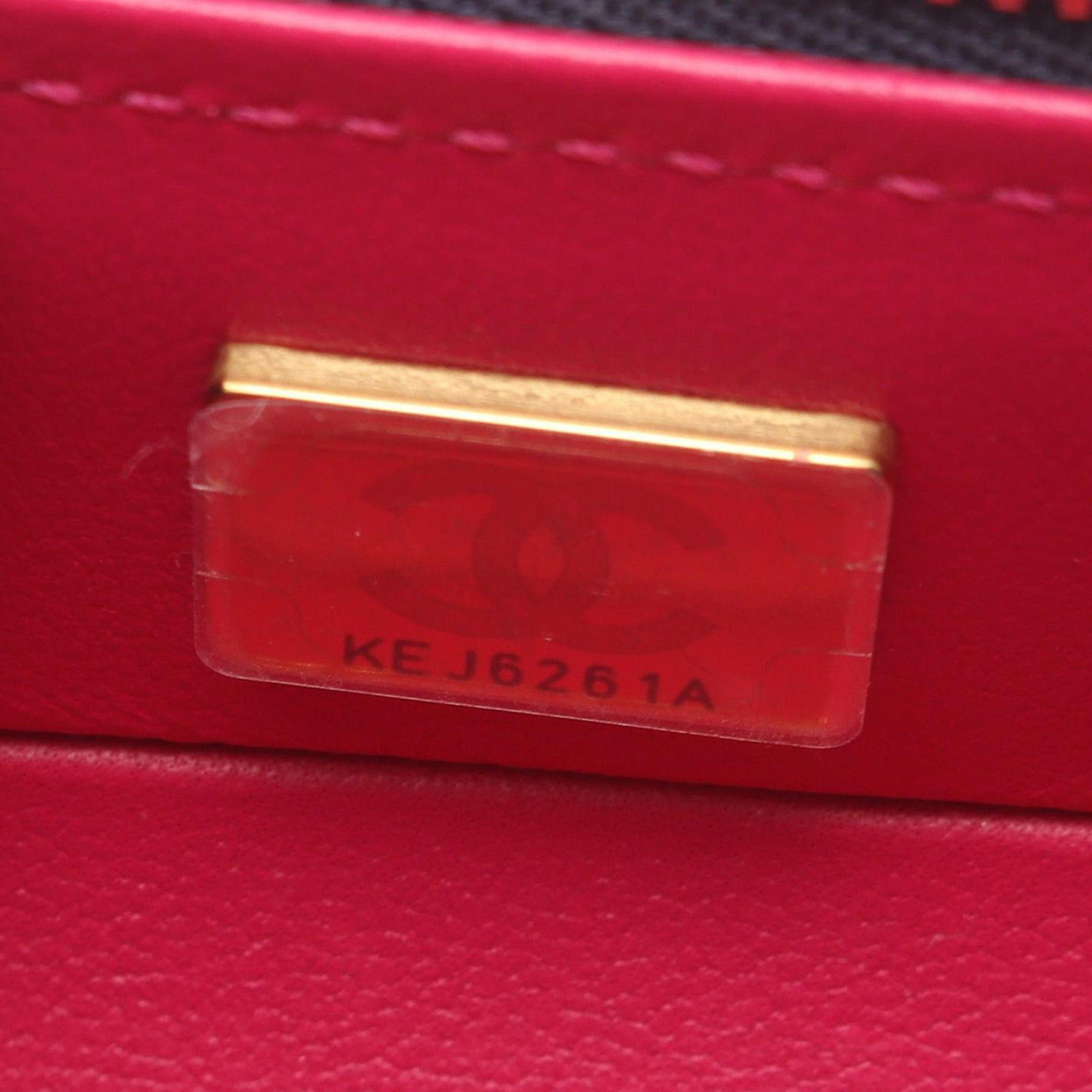 Chanel CC Quilted Patent Vanity Case Size ONE SIZE - 5 Thumbnail