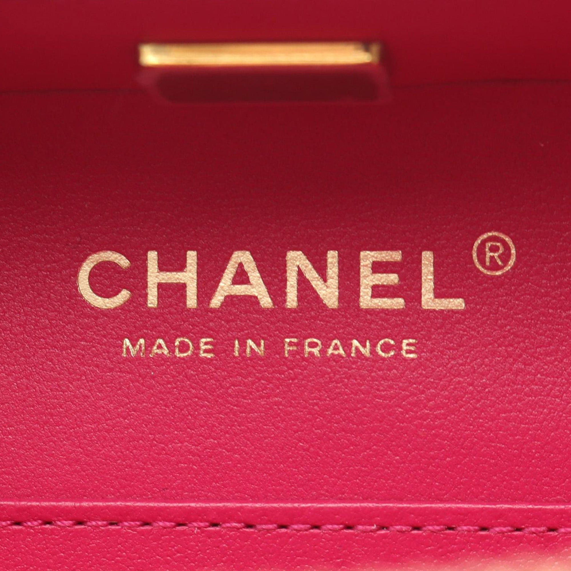 Chanel CC Quilted Patent Vanity Case Size ONE SIZE - 4 Thumbnail