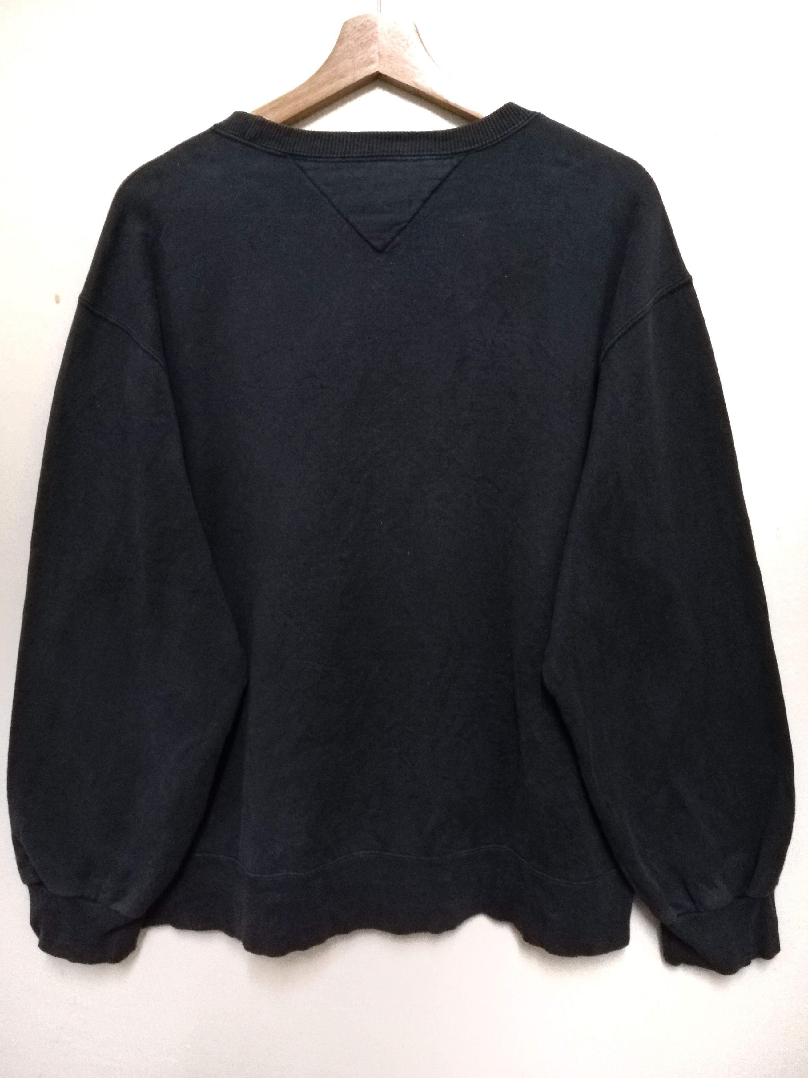 Tommy Hilfiger Vintage Tommy Hilfiger Small Logo Sweatshirt B6 Size US XL / EU 56 / 4 - 3 Thumbnail