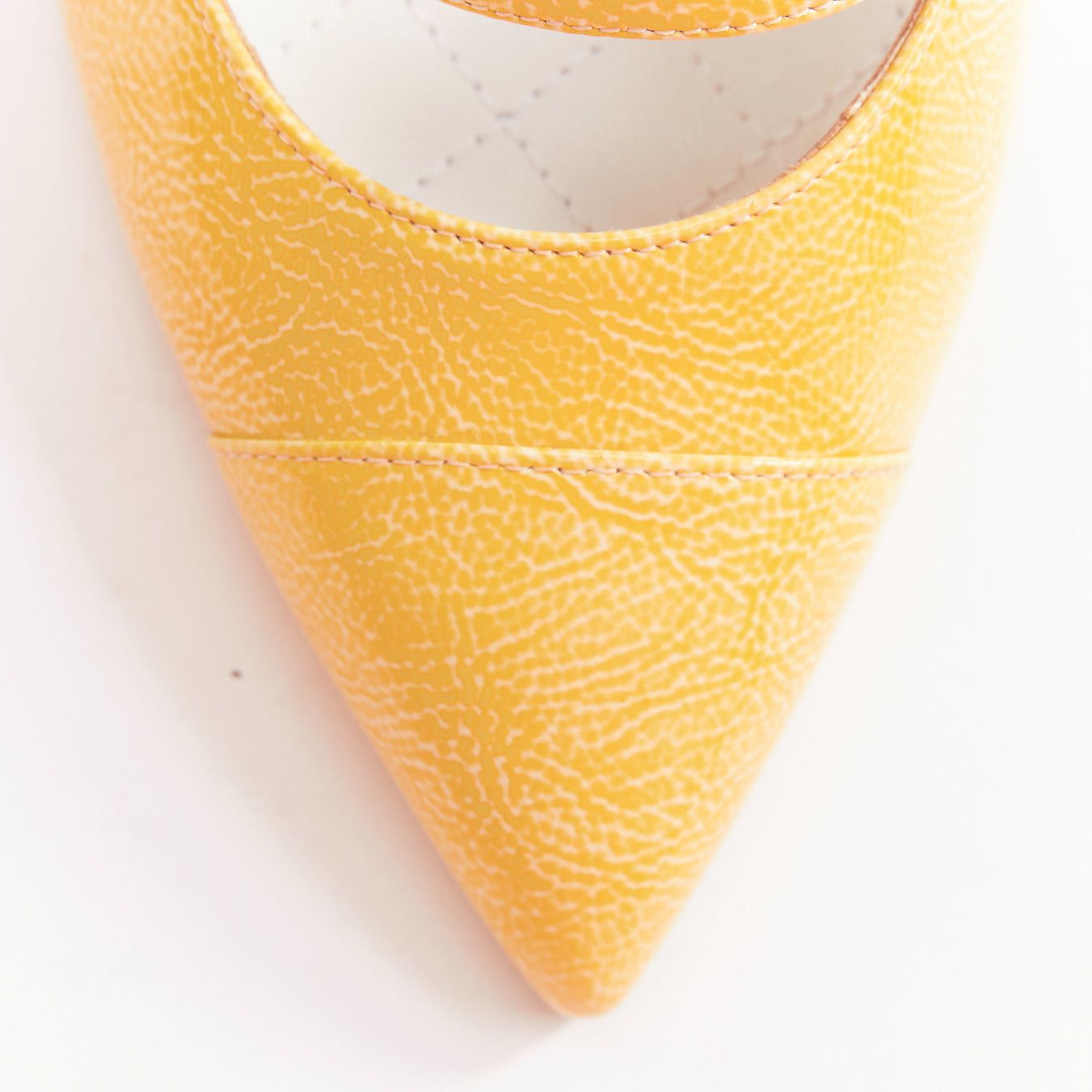 Chanel CHANEL 14C butter yellow patent leather CC logo bow maryjane pumps EU37.5 Size US 7.5 / IT 37.5 - 6 Thumbnail