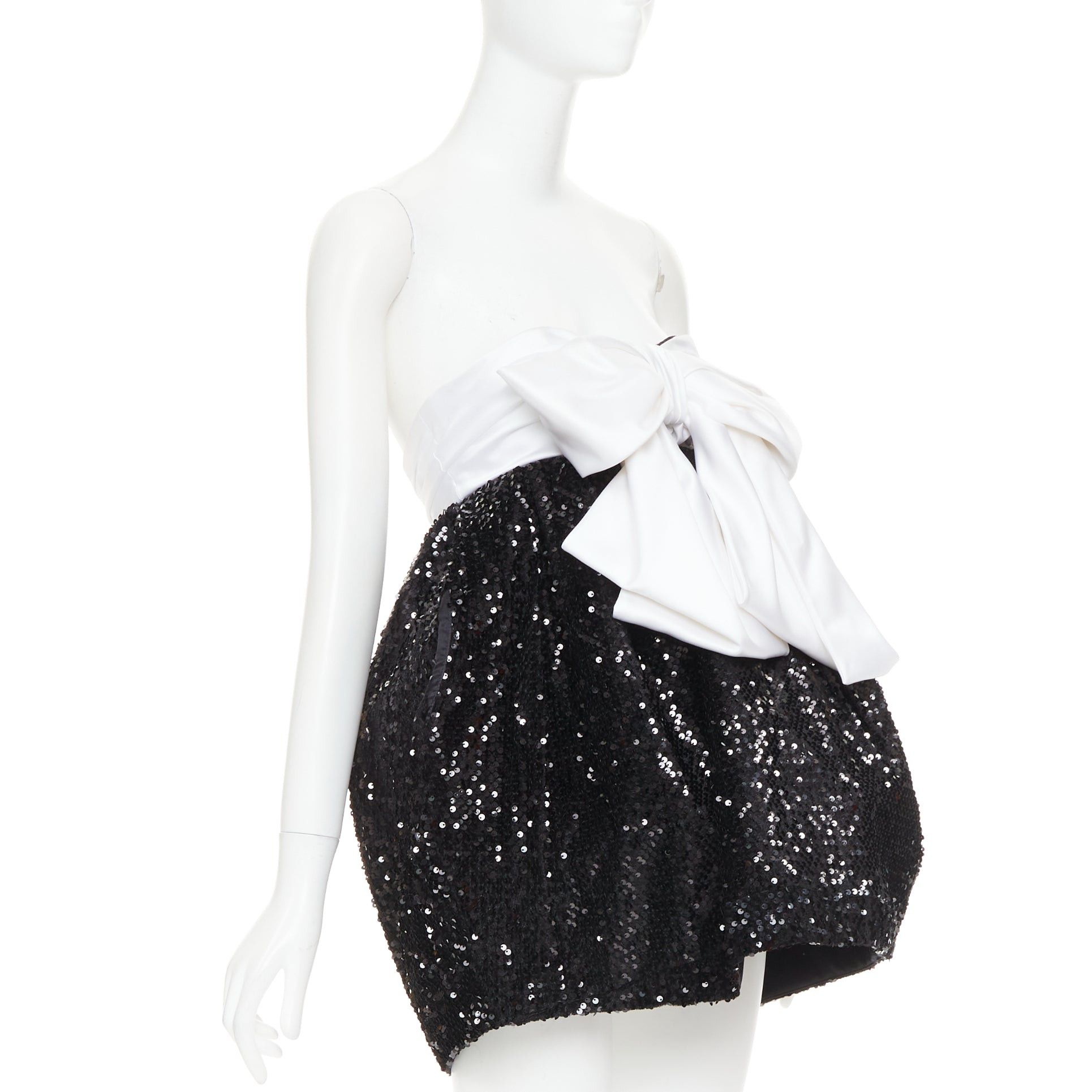 Alexandre Vauthier ALEXANDRE VAUTHIER SS2019 Runway white satin bow black sequin pouf mini dress Size S / US 4 / IT 40 - 3 Thumbnail
