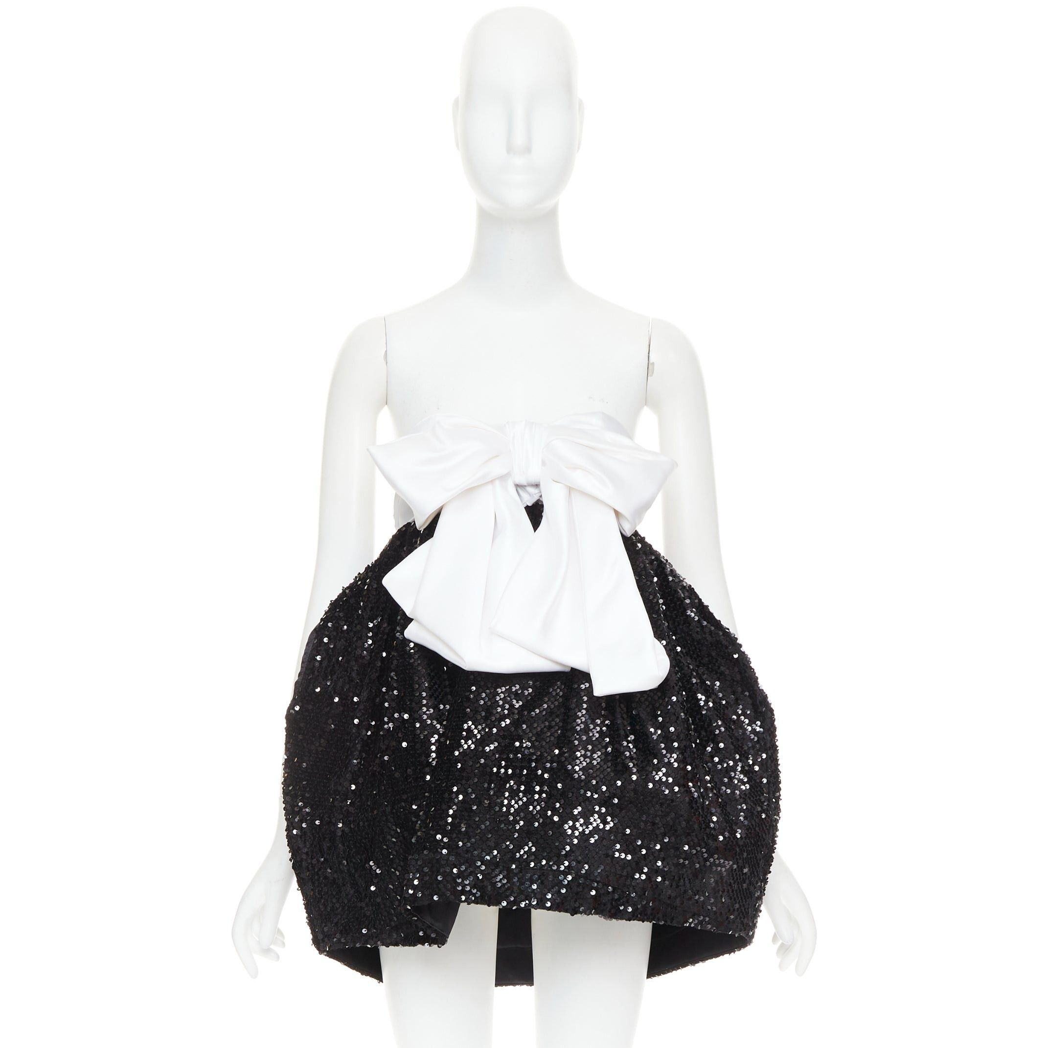 Alexandre Vauthier ALEXANDRE VAUTHIER SS2019 Runway white satin bow black sequin pouf mini dress Size S / US 4 / IT 40 - 11 Thumbnail