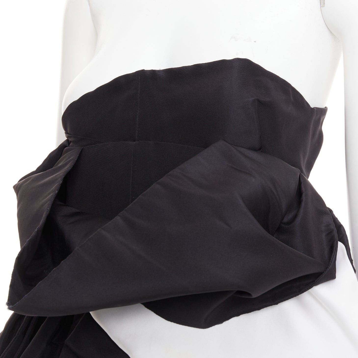 Alexandre Vauthier ALEXANDRE VAUTHIER COUTURE AW2018 Runway black cream exaggerated bow draped asymmetric gown Size S / US 4 / IT 40 - 2 Thumbnail