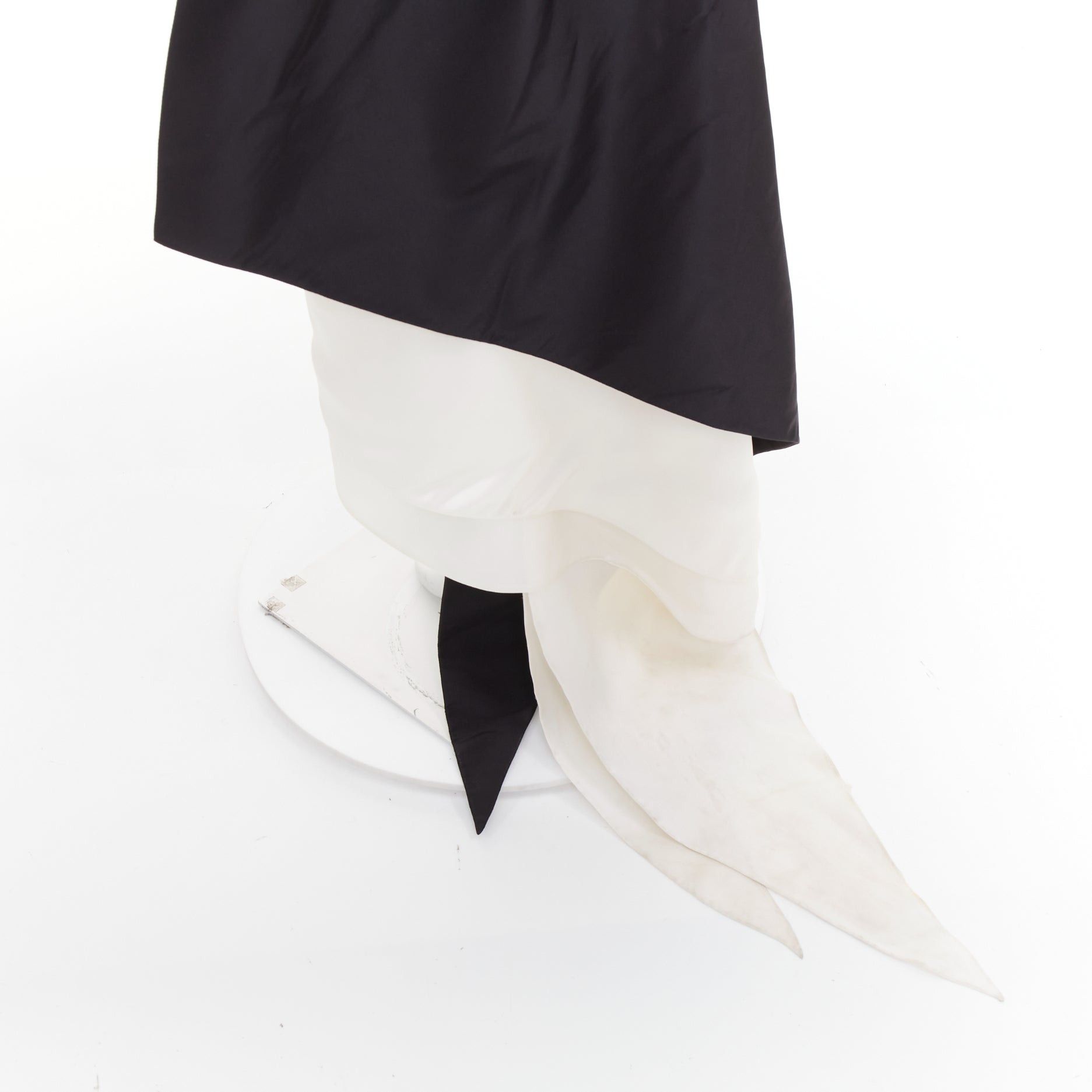 Alexandre Vauthier ALEXANDRE VAUTHIER COUTURE AW2018 Runway black cream exaggerated bow draped asymmetric gown Size S / US 4 / IT 40 - 8 Thumbnail