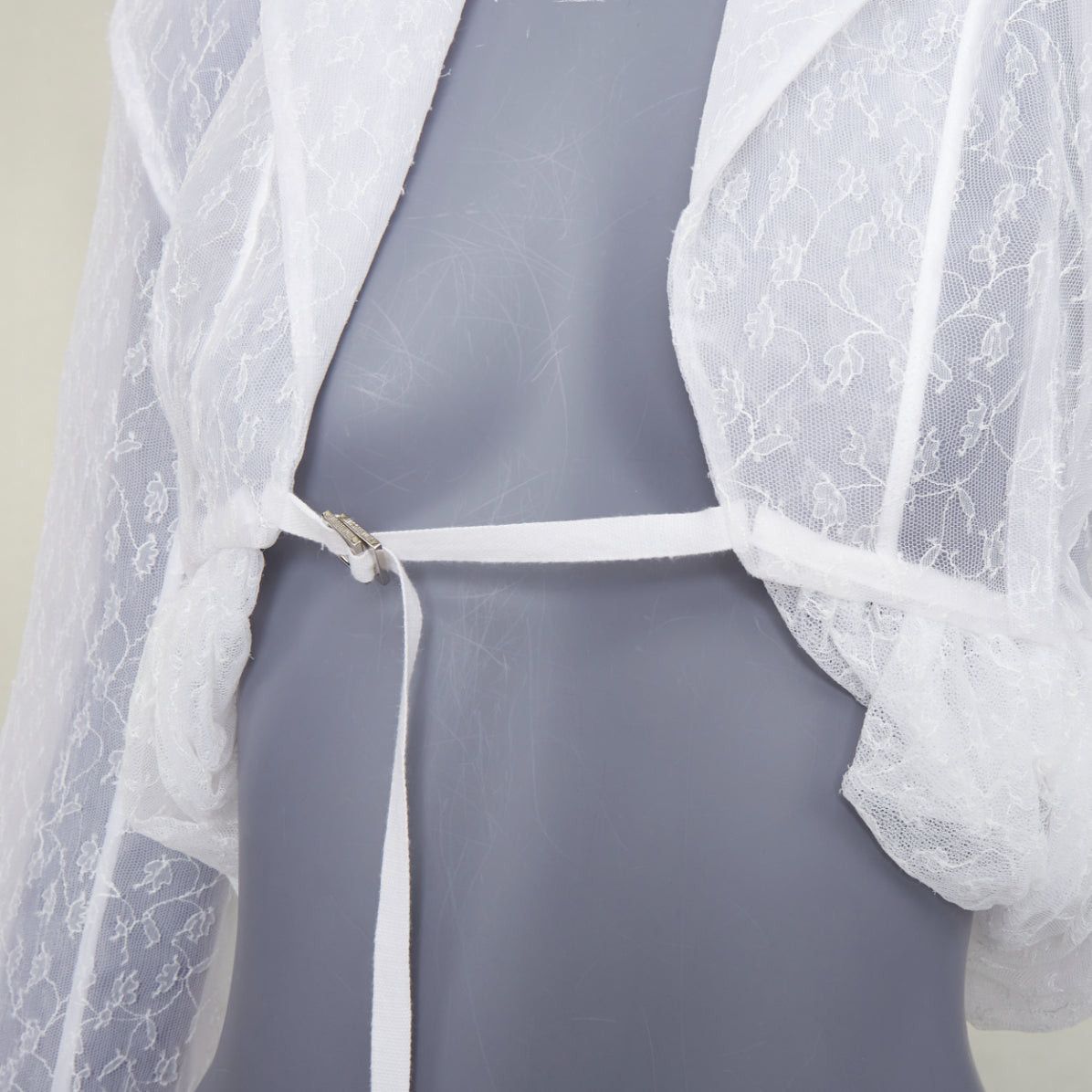 Jacquemus JACQUEMUS Bridal Le Chouchou 2023 Runway Dentelle white floral tulle lace crop jacket FR34 XS Size XS / US 0-2 / IT 36-38 - 2 Thumbnail