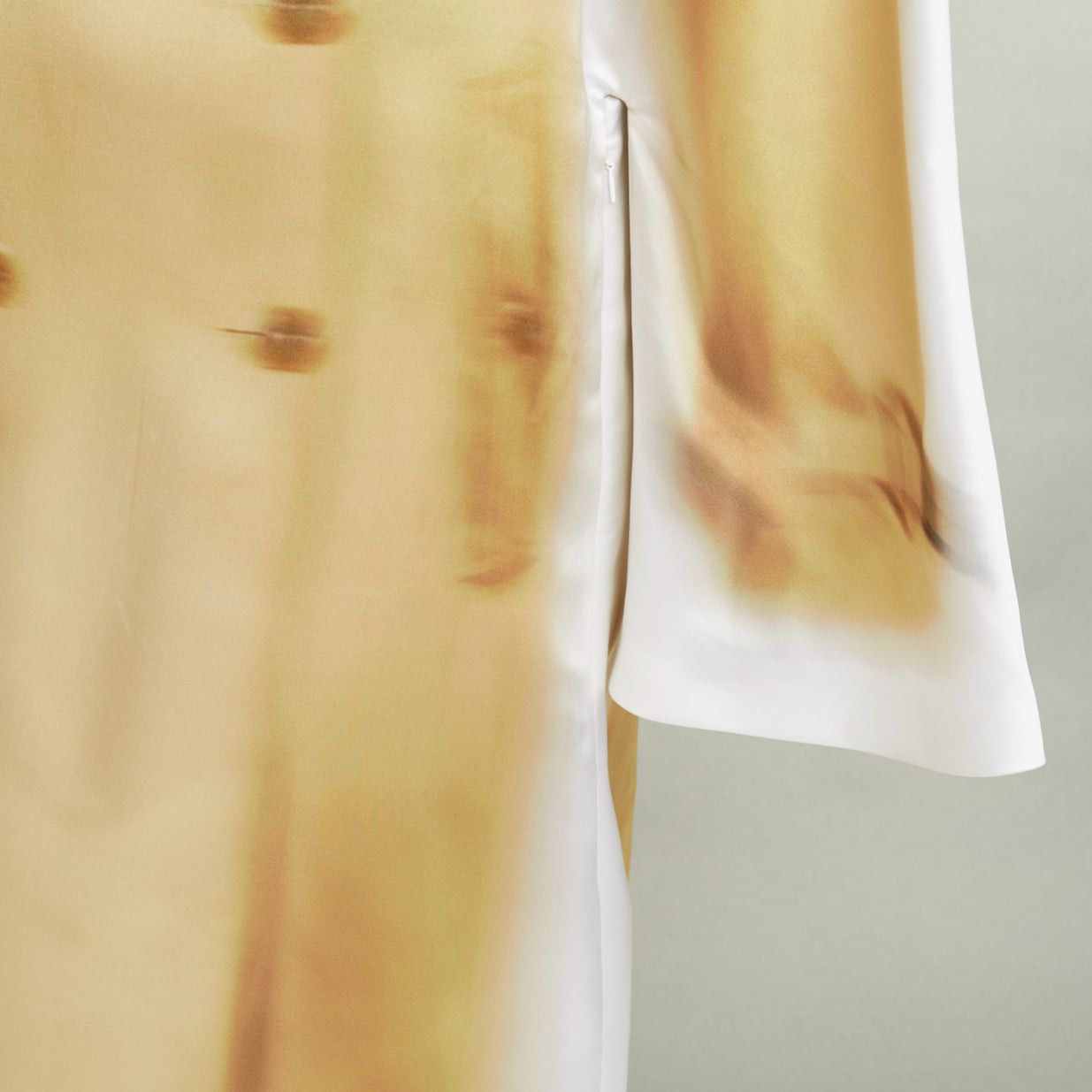 Loewe rare LOEWE JW ANDERSON 2023 Runway Trompe Loeil Blurry Trench Coat print voluminous sleeves dress Size M / US 6-8 / IT 42-44 - 7 Thumbnail