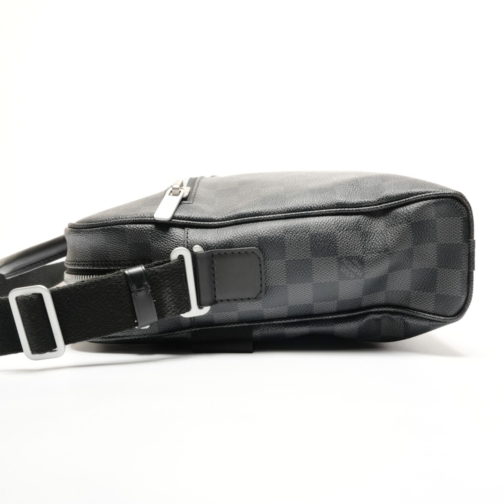 Louis Vuitton Louis Vuitton 2017 Damier Graphite Horizon Shoulder Bag in Black (WS27117) Size ONE SIZE - 3 Thumbnail