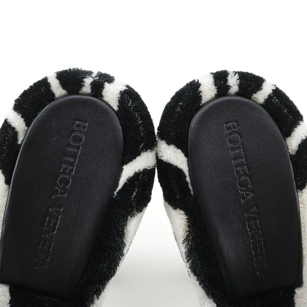 Bottega Veneta Bottega Veneta Bottega Veneta POSE Faux Fur Rubber Mules Plastic / Synthetic Shoes 680607V1H30 DUTY FREE for USA Size ONE SIZE - 6 Thumbnail