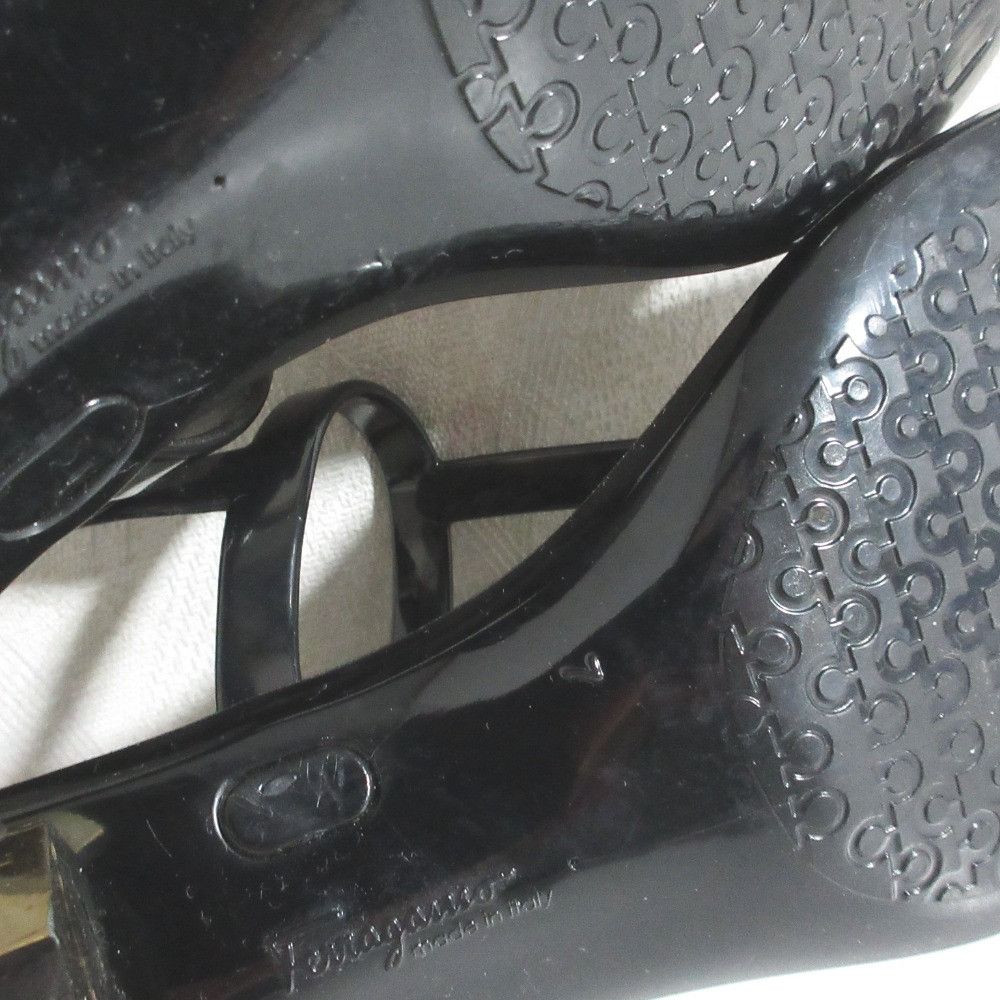 Salvatore Ferragamo Salvatore Ferragamo Salvatore Ferragamo Vara Wicker Sandals Plastic / Synthetic Shoes SFAVILAI1 DUTY FREE for USA Size ONE SIZE - 8 Thumbnail