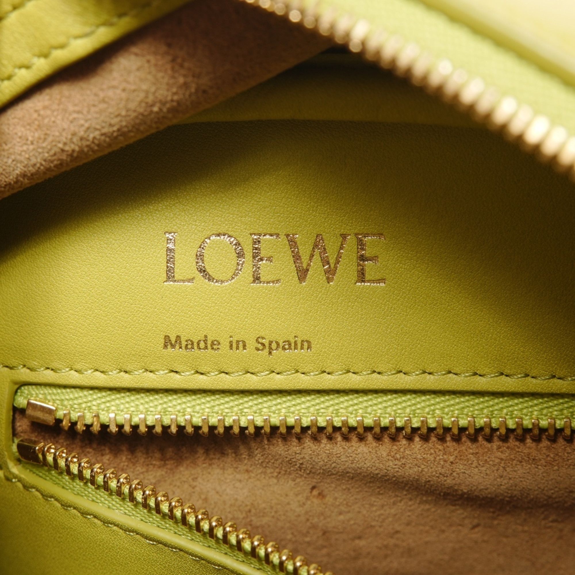Loewe LOEWE Amazona Leather Anagram 2-Way Handbag, Green, WS26115 Size ONE SIZE - 9 Thumbnail