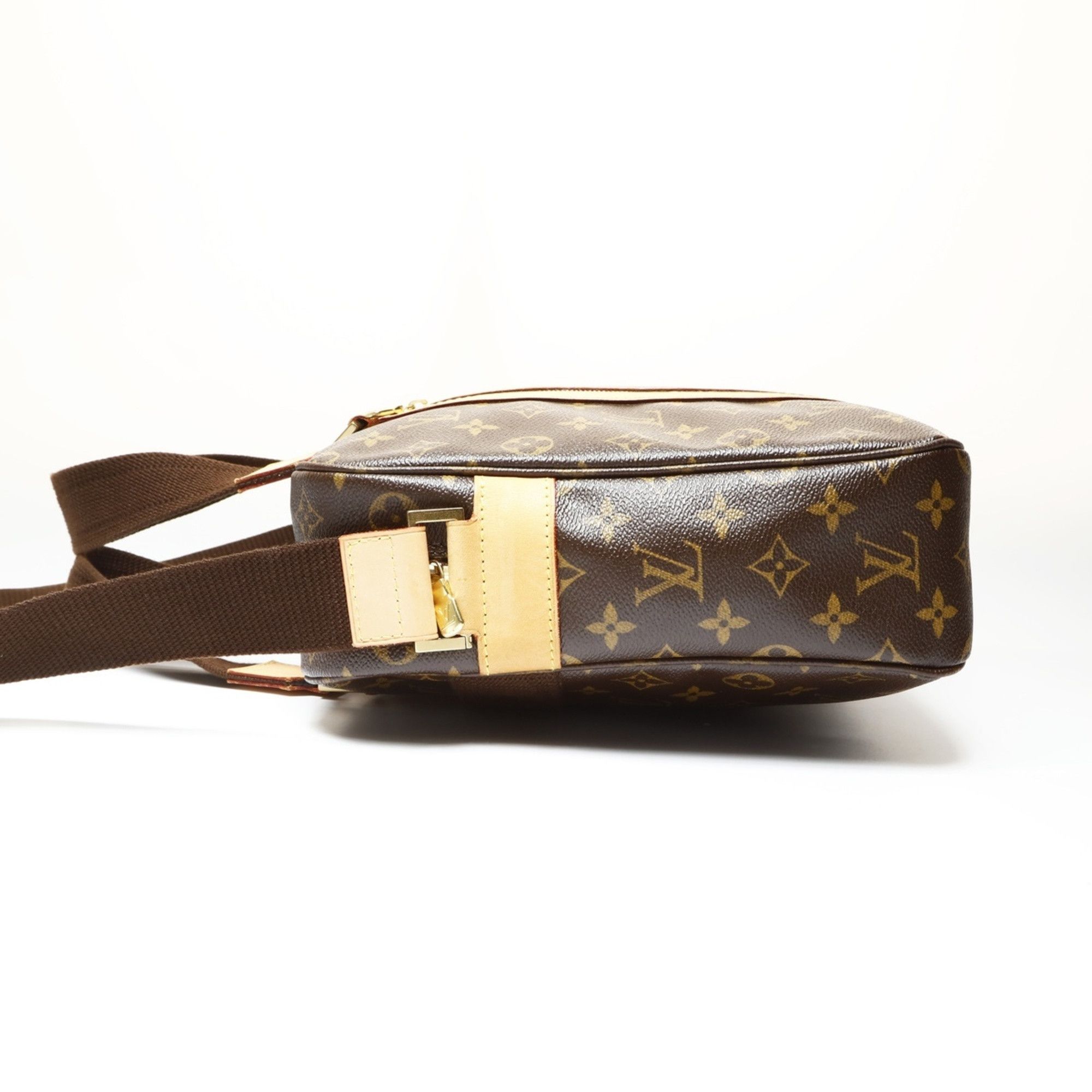 Louis Vuitton Louis Vuitton 2005 Sac Bosphore Monogram Shoulder Bag, Brown, WS27505 Size ONE SIZE - 3 Thumbnail