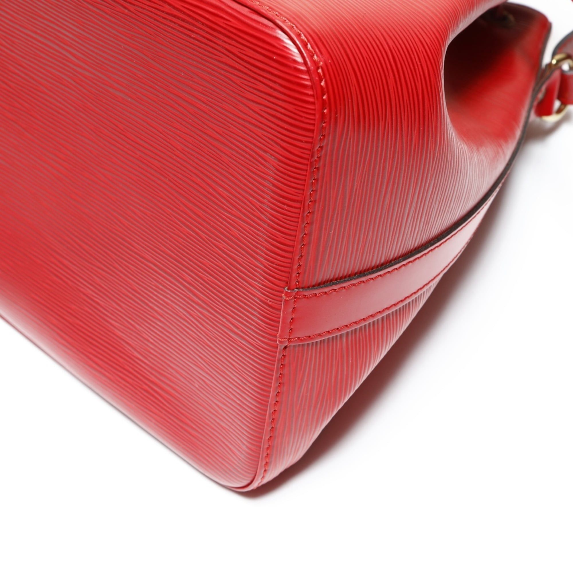 Louis Vuitton Louis Vuitton 1996 Epi Petit Noe Black Shoulder Bag in Red (WS27502) Size ONE SIZE - 6 Thumbnail