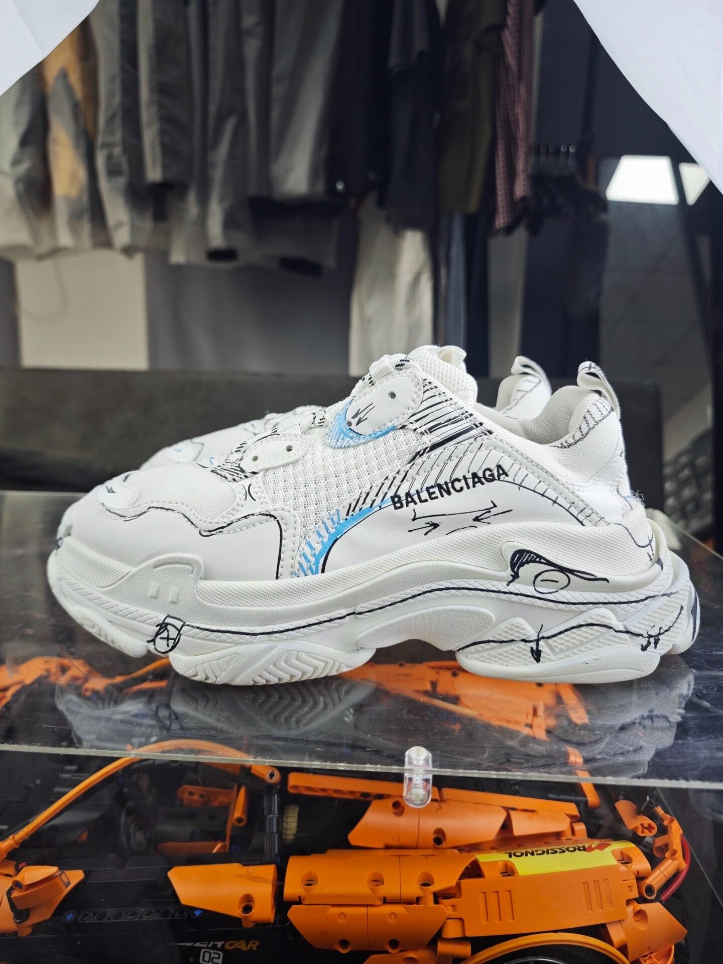 Balenciaga Balenciaga Collab Lowtop Sneakers 8.5 Men Size US 8.5 / EU 41-42 - 7 Thumbnail