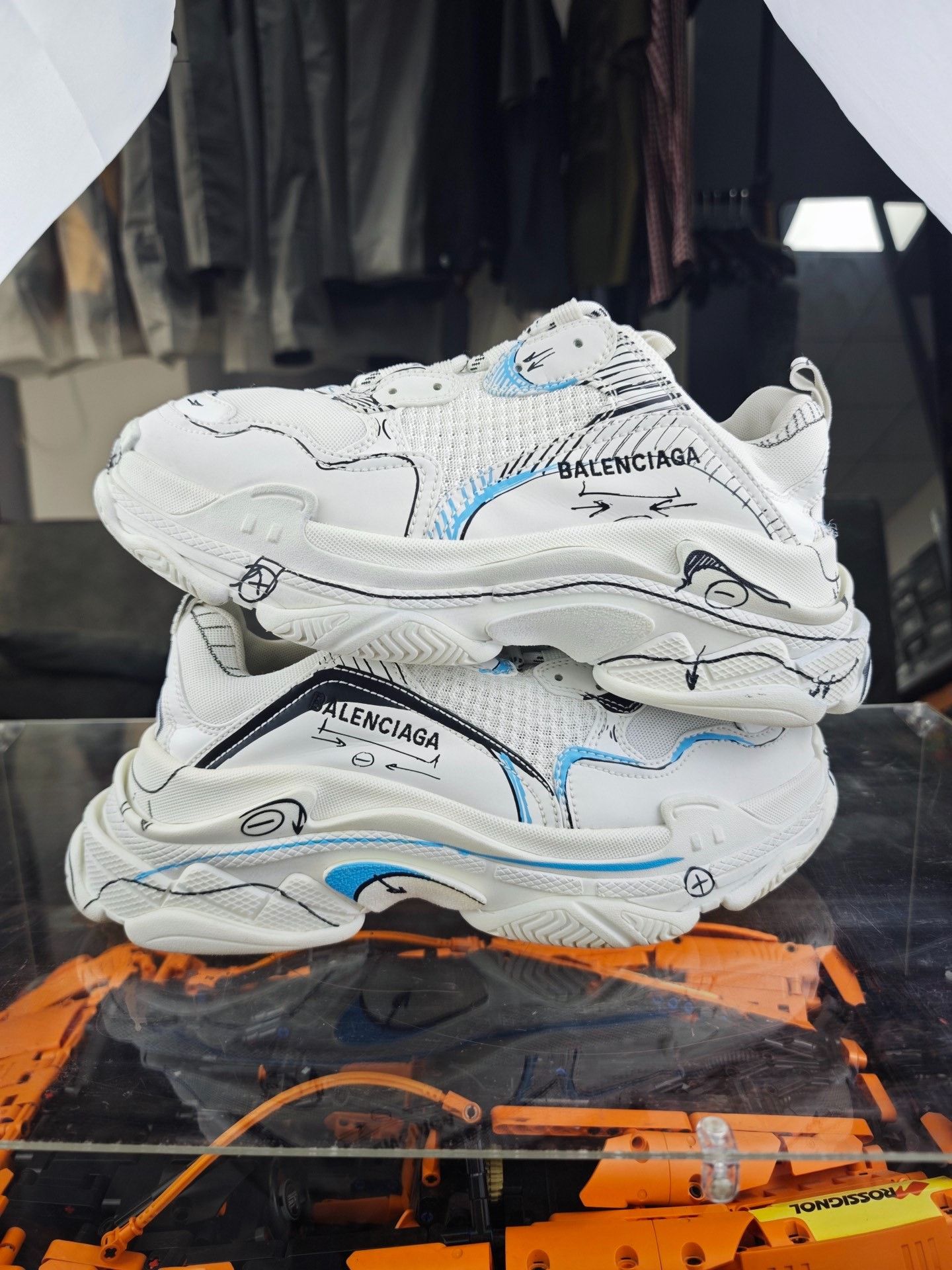 Balenciaga Balenciaga Collab Lowtop Sneakers 8.5 Men Size US 8.5 / EU 41-42 - 5 Thumbnail