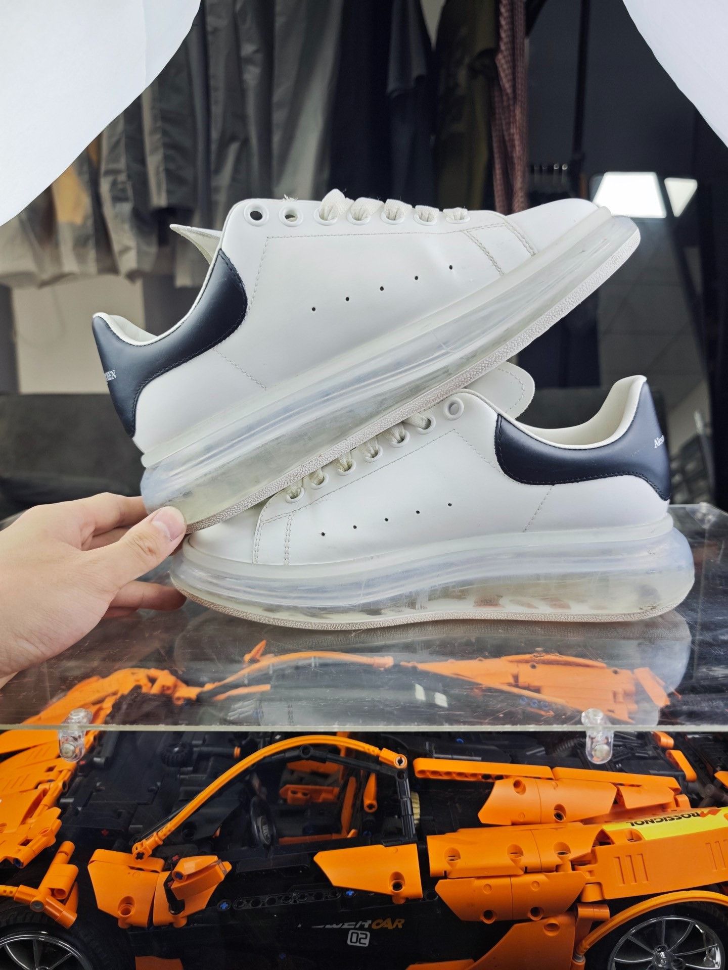 Alexander McQueen Alexander McQueen Black Lowtop Sneakers 7.5 Men Size US 7.5 / EU 40-41 - 6 Thumbnail