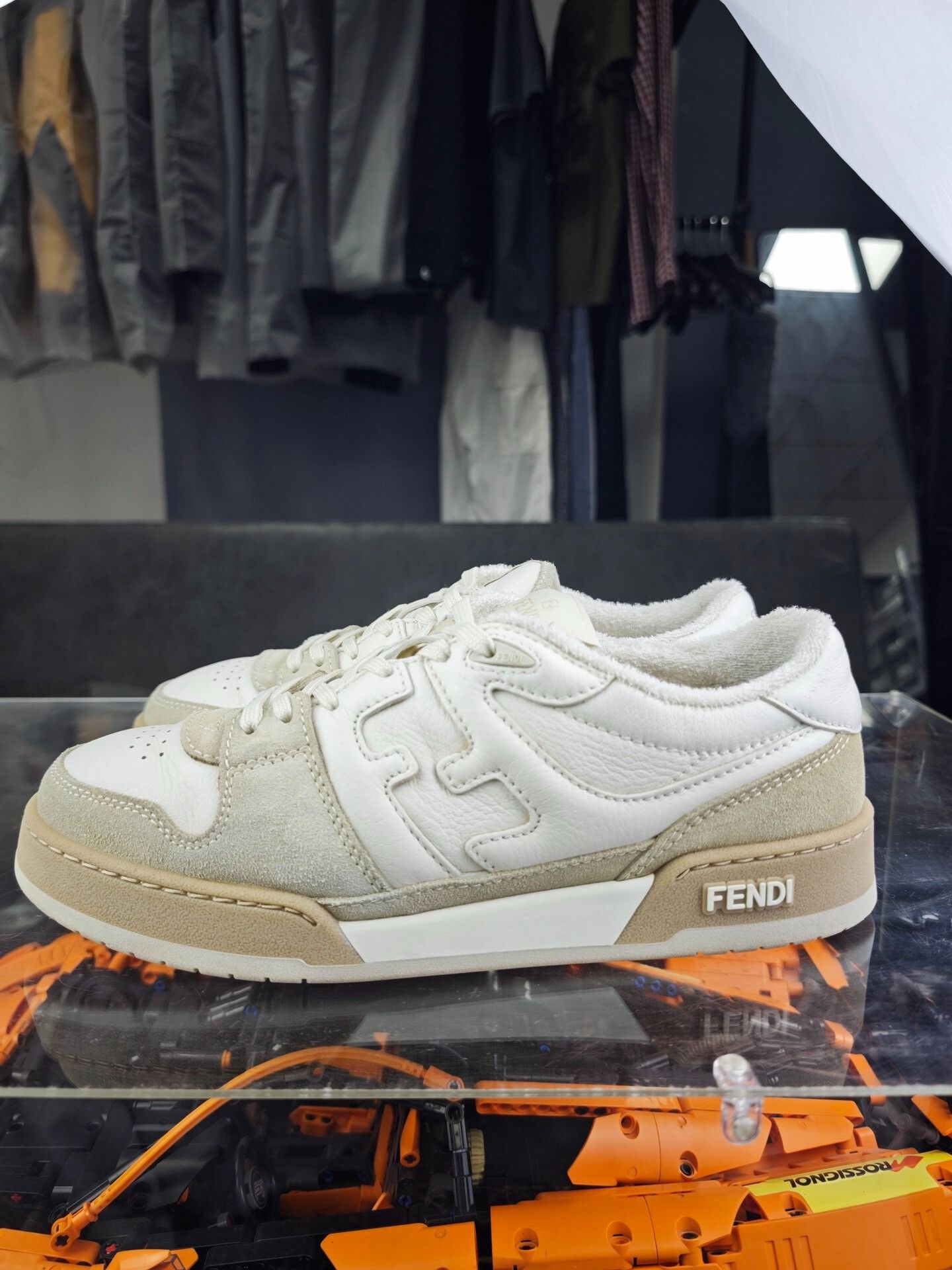 Fendi Fendi Suede White Lowtop Sneakers 8 Men Size US 8 / EU 41 - 7 Thumbnail
