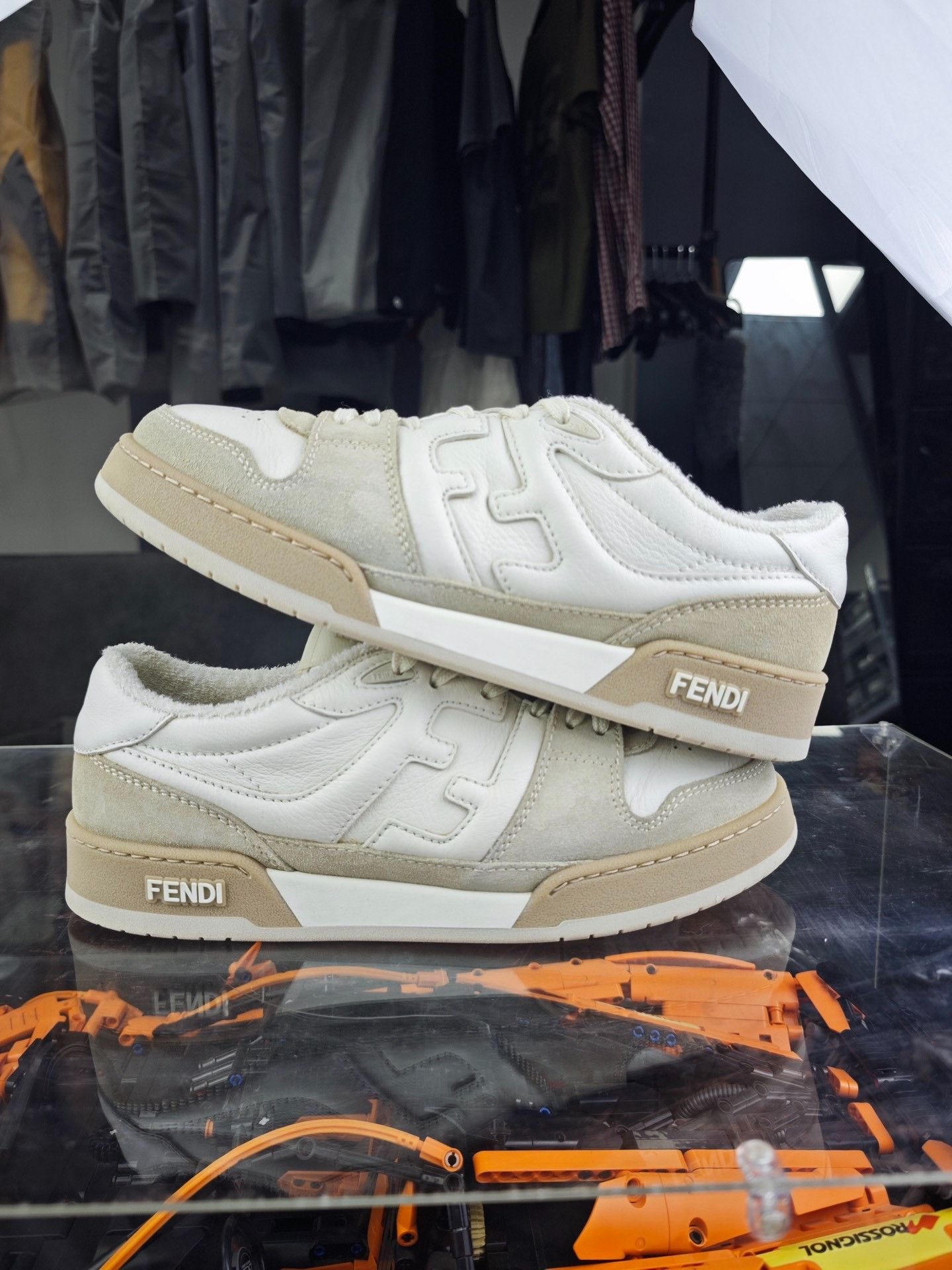 Fendi Fendi Suede White Lowtop Sneakers 8 Men Size US 8 / EU 41 - 5 Thumbnail