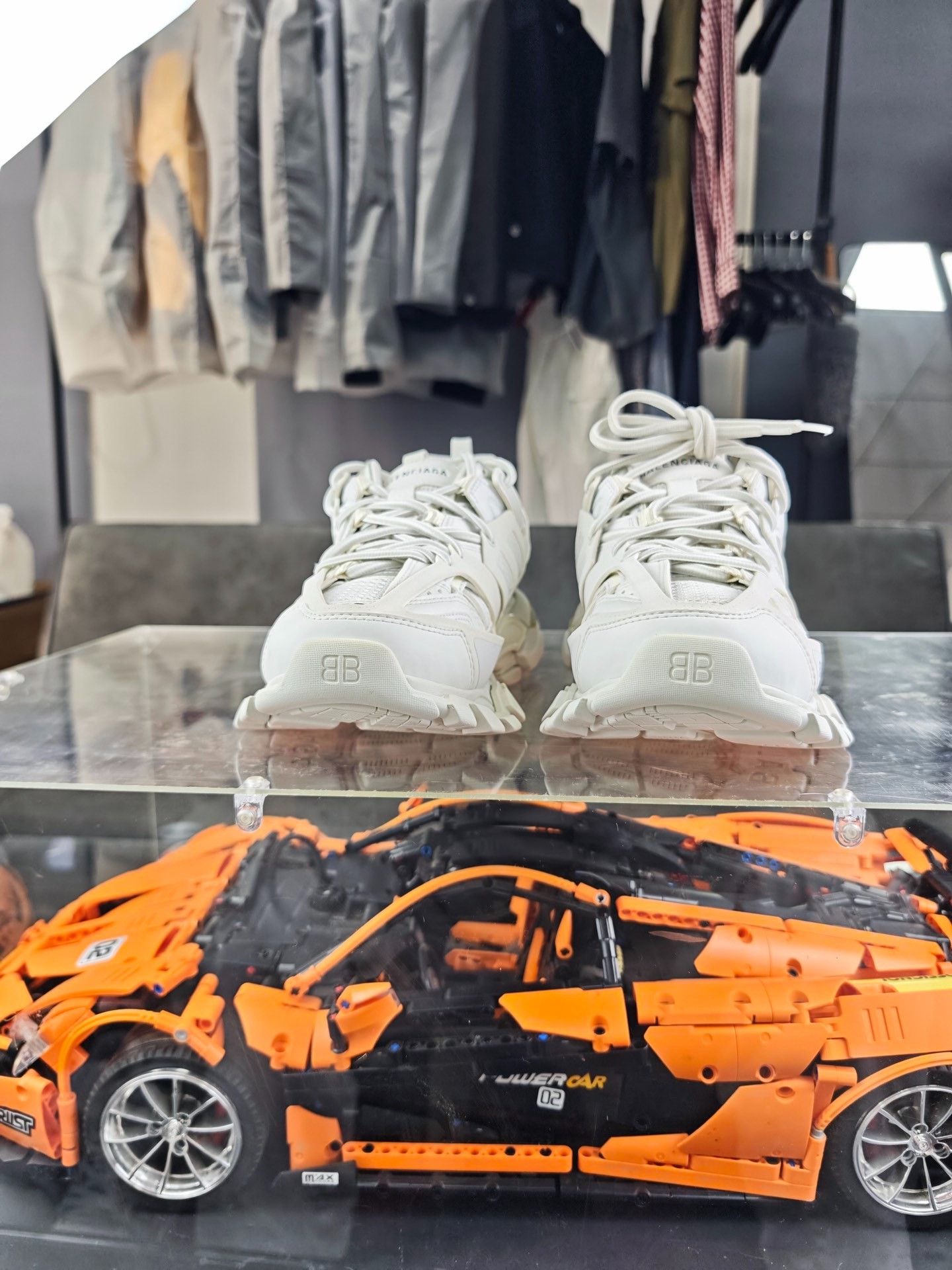 Balenciaga Balenciaga White Lowtop Sneakers us_8-5 Women Size US 8.5 / IT 38.5 - 2 Thumbnail