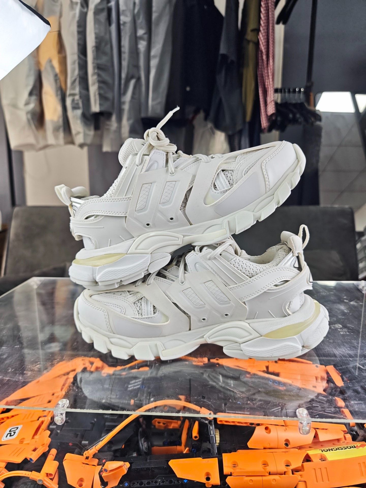 Balenciaga Balenciaga White Lowtop Sneakers us_8-5 Women Size US 8.5 / IT 38.5 - 5 Thumbnail