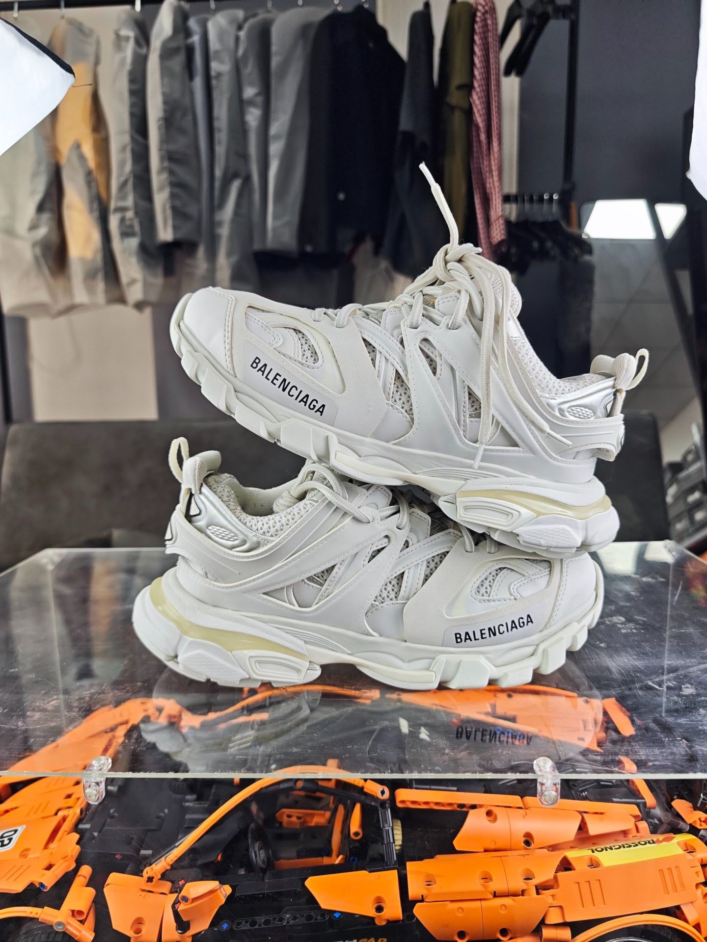 Balenciaga Balenciaga White Lowtop Sneakers us_8-5 Women Size US 8.5 / IT 38.5 - 6 Thumbnail