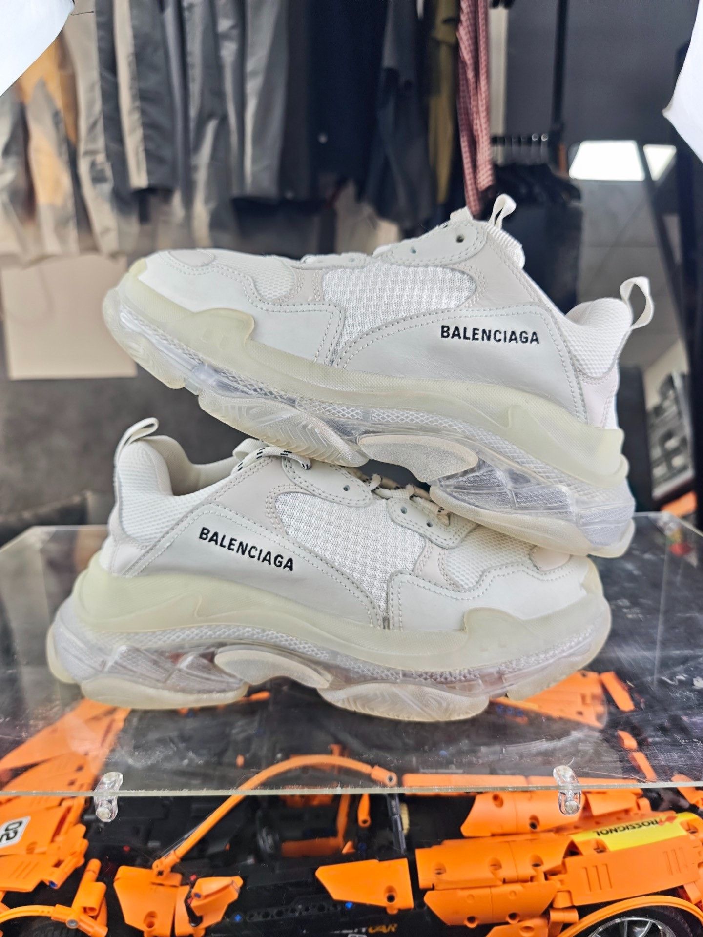 Balenciaga Balenciaga Clear White Lowtop Sneakers 9 Men Size US 9 / EU 42 - 5 Thumbnail