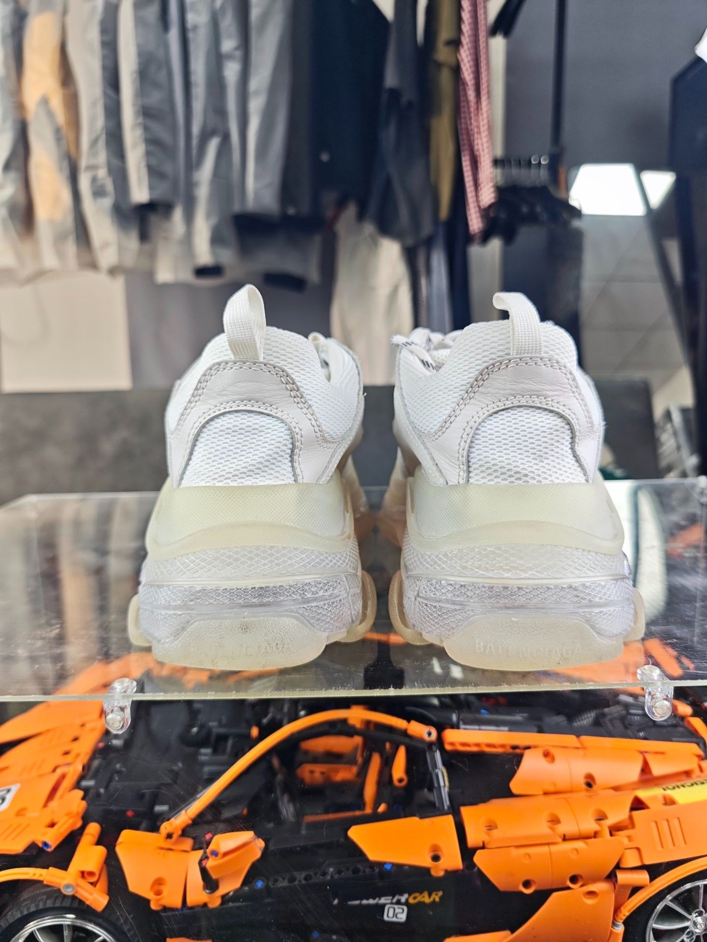 Balenciaga Balenciaga Clear White Lowtop Sneakers 9 Men Size US 9 / EU 42 - 3 Thumbnail